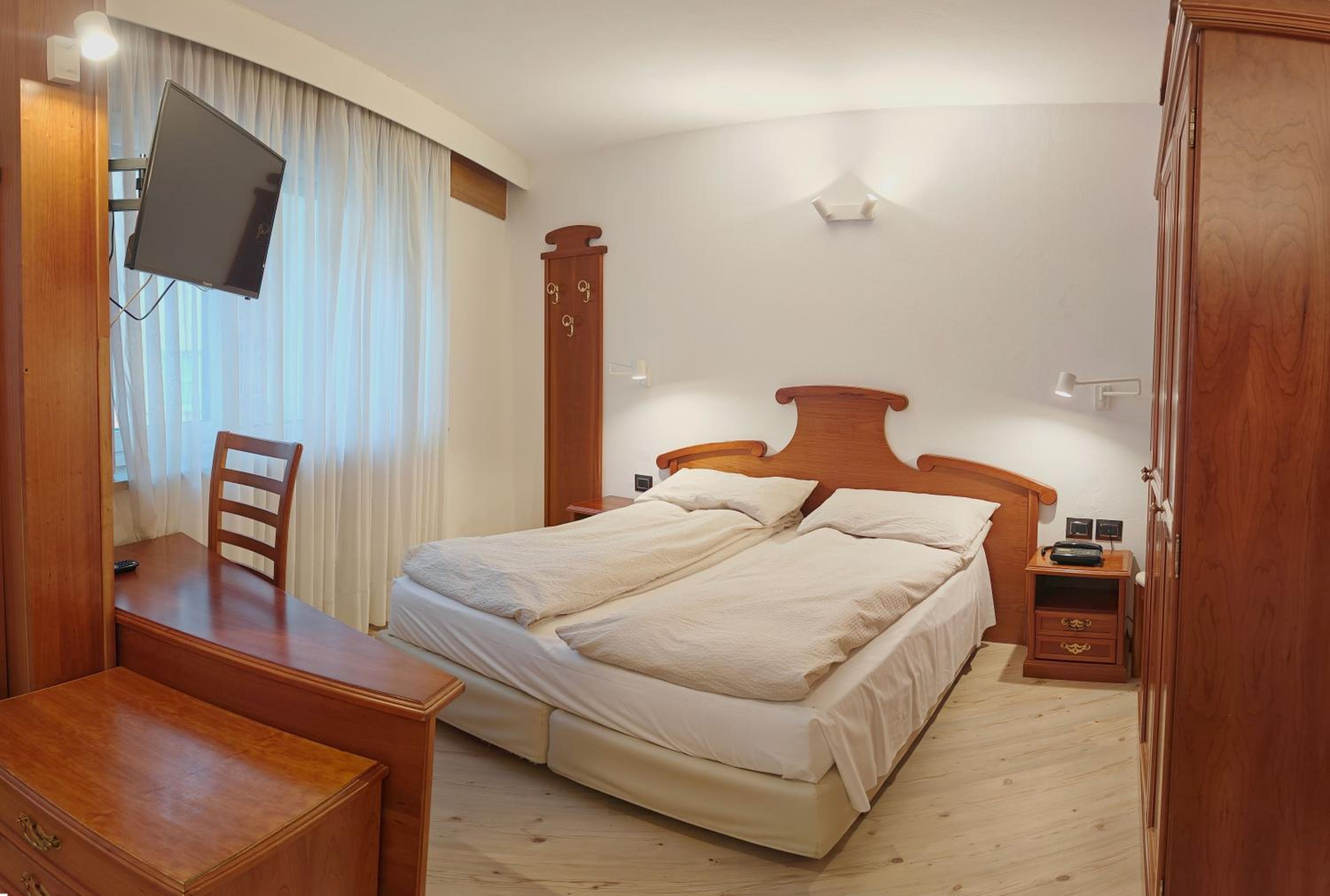 Classic Triple Room photo 2