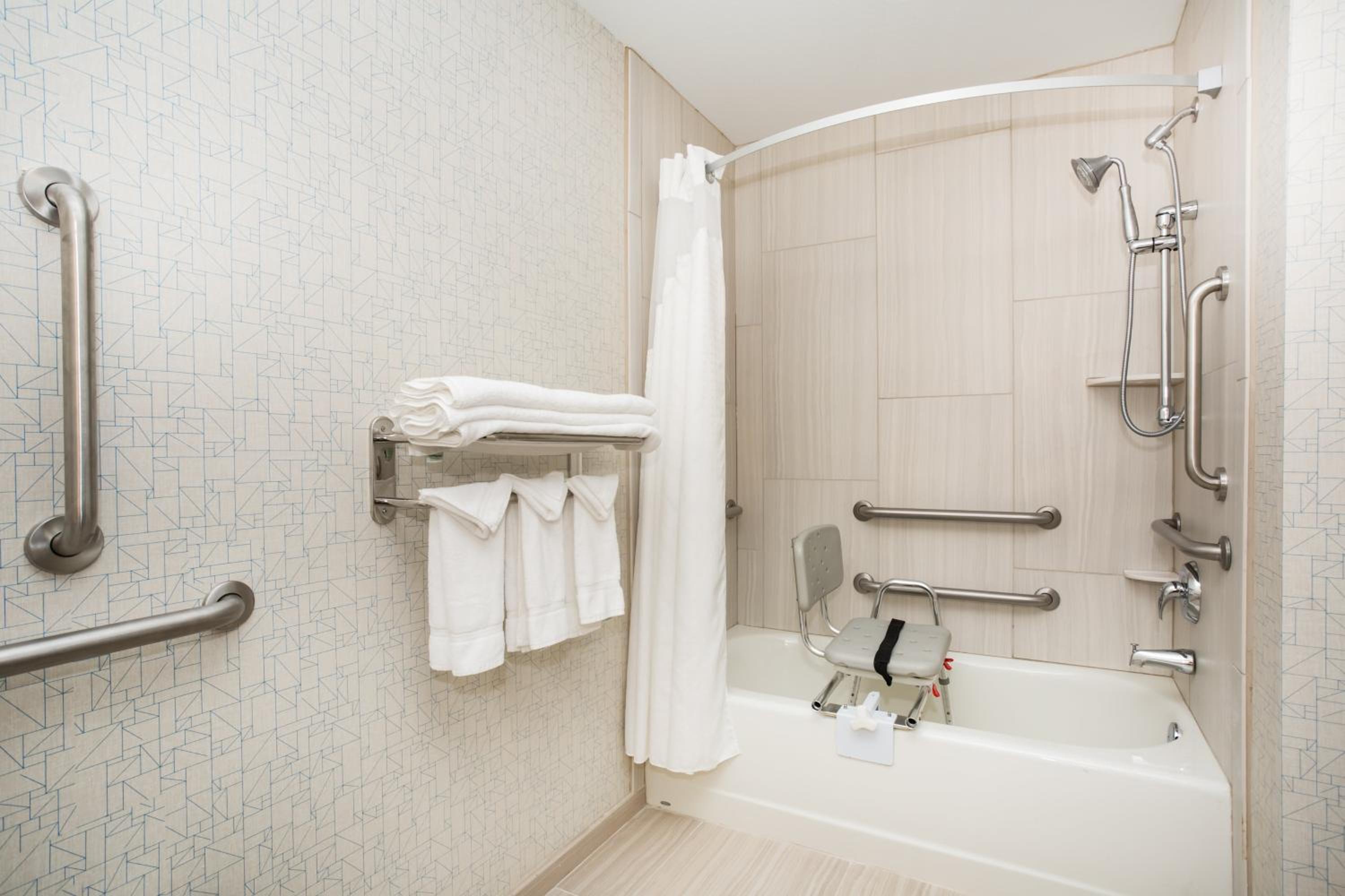 Standard Queen Room with Two Queen Beds and Mobility Accessible Tub - Photo 1