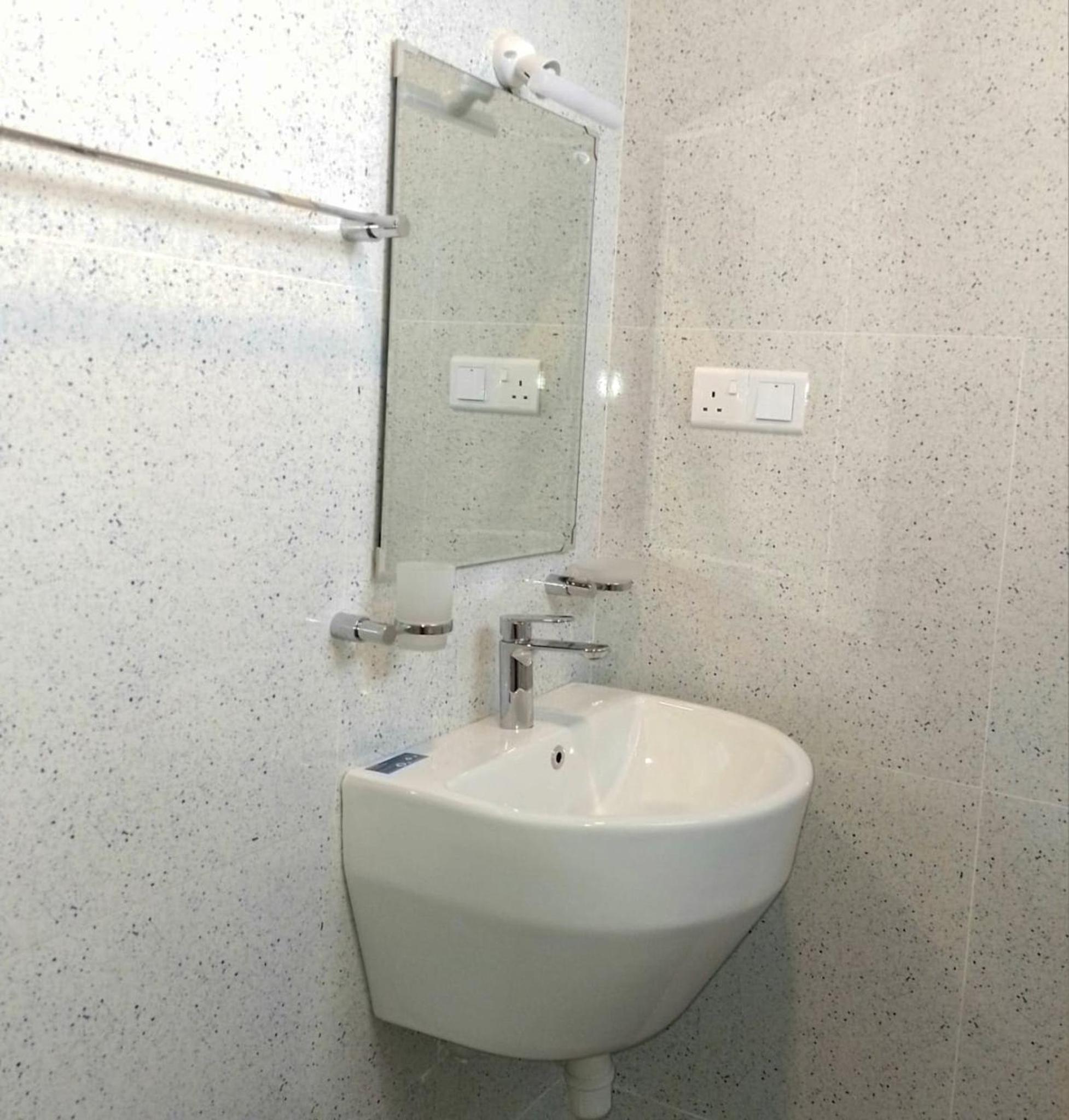 Triple Room with Private Bathroom - Photo 1