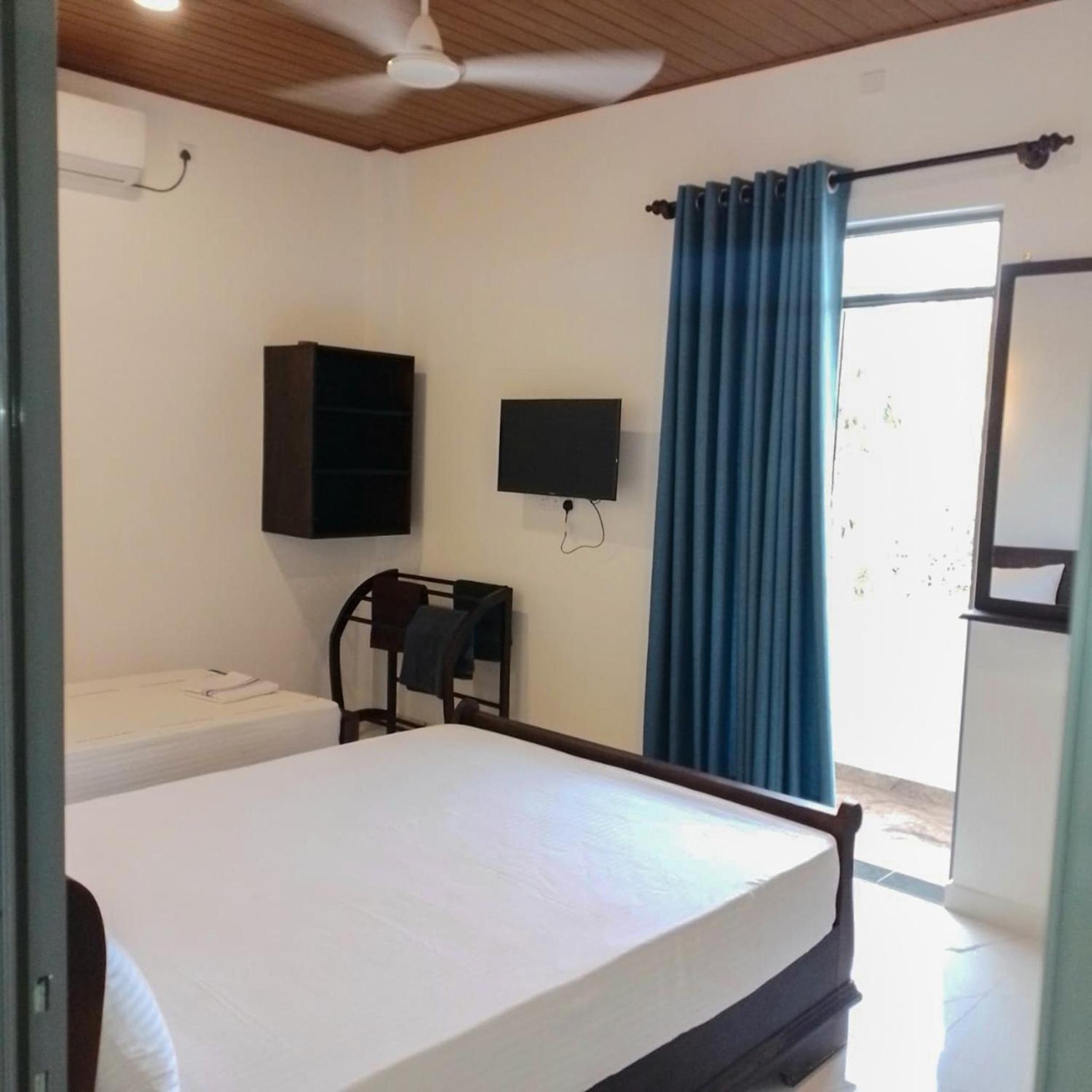Triple Room with Private Bathroom - Photo 6