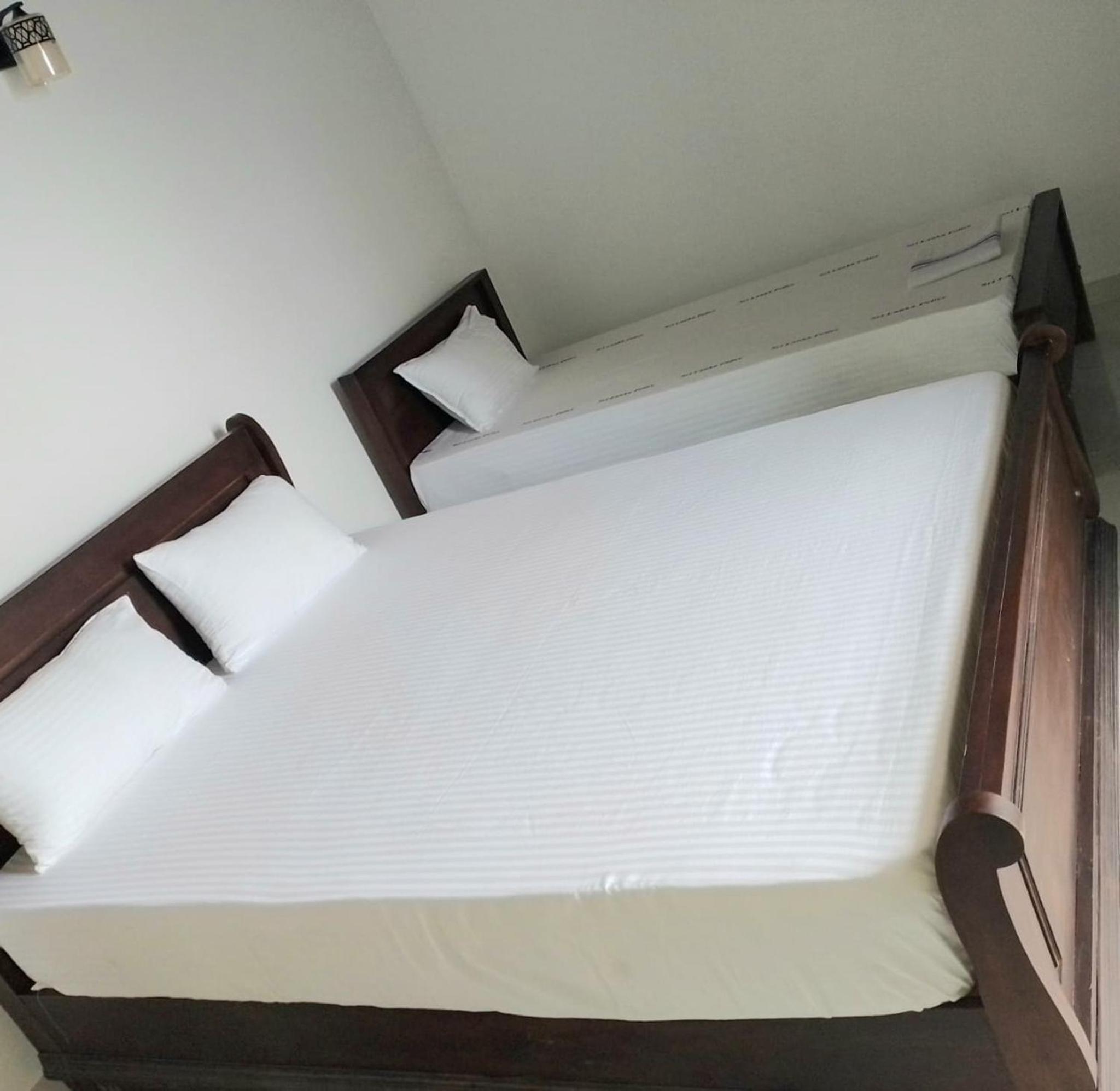 Triple Room with Private Bathroom - Photo 15