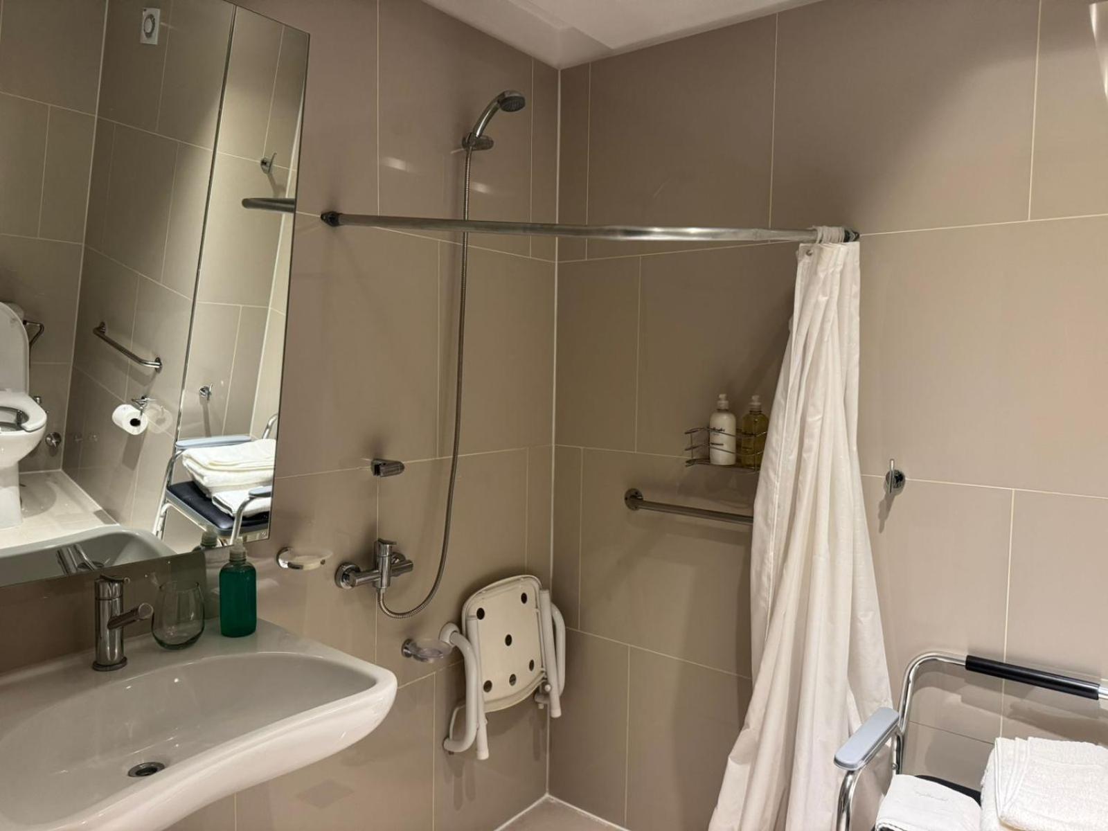 King Room - Mobility Access/Non-Smoking