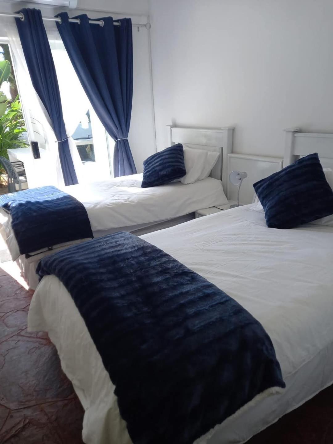 Budget Twin Room photo 3