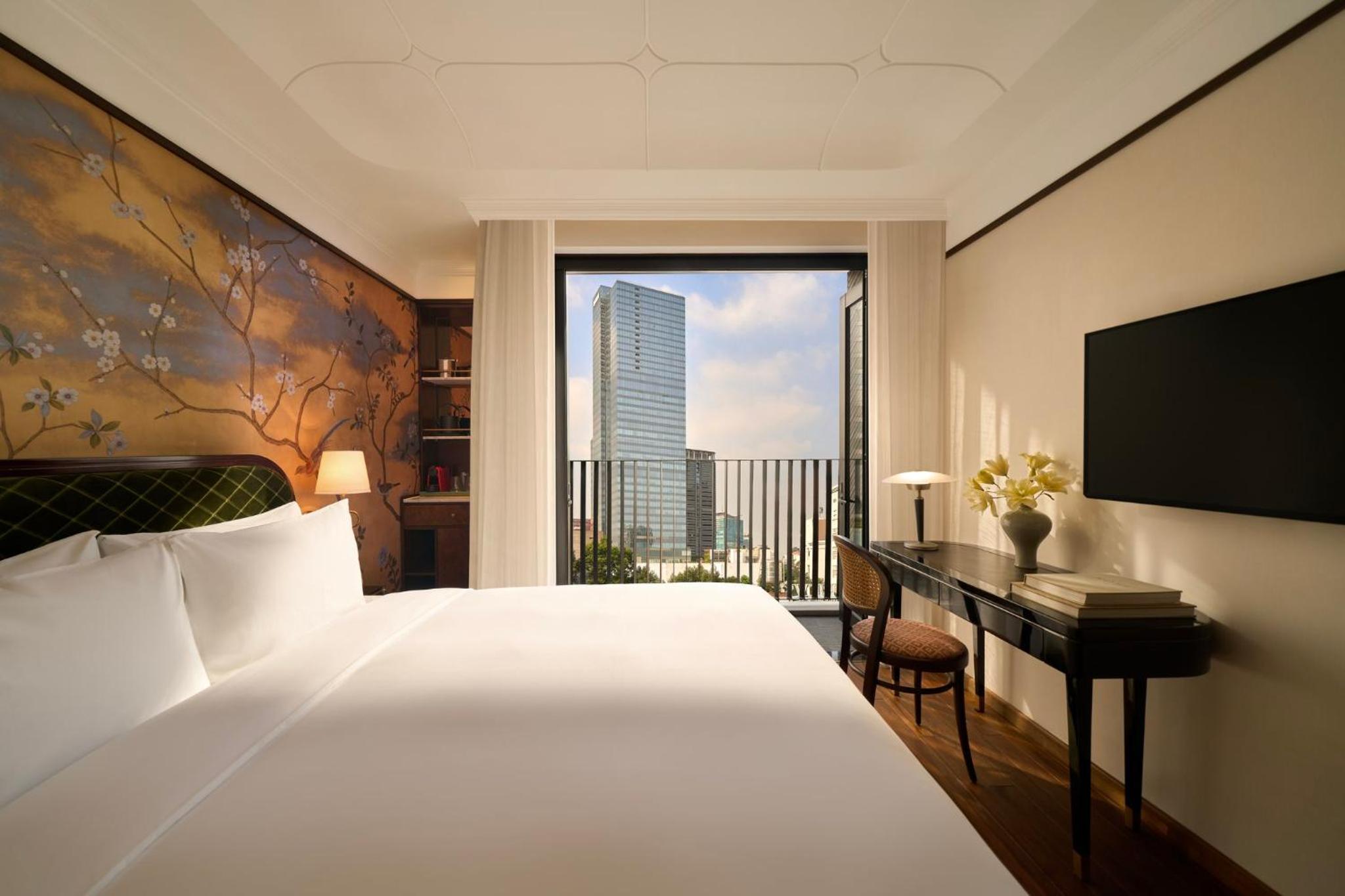 Deluxe Queen Room