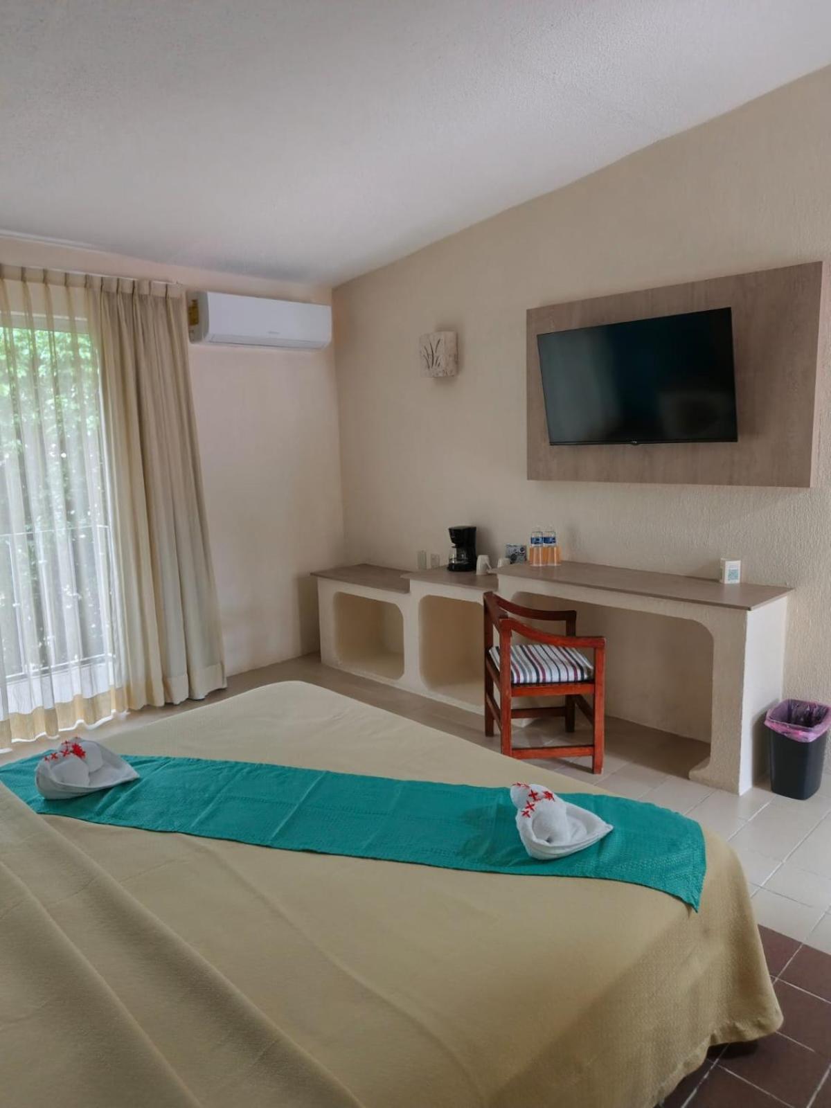 Deluxe King Room photo 2