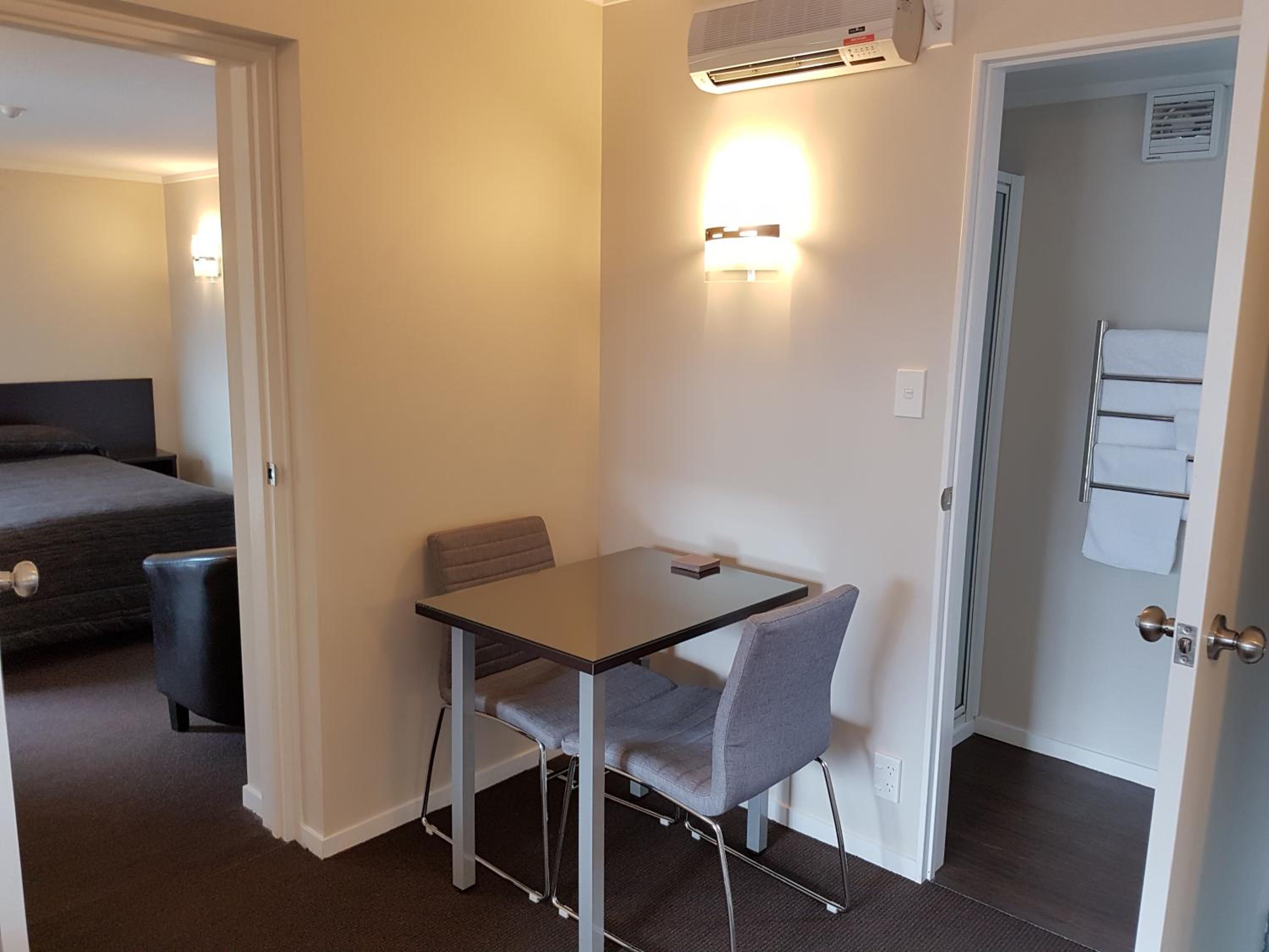 One-Bedroom Executive Suite  photo 2