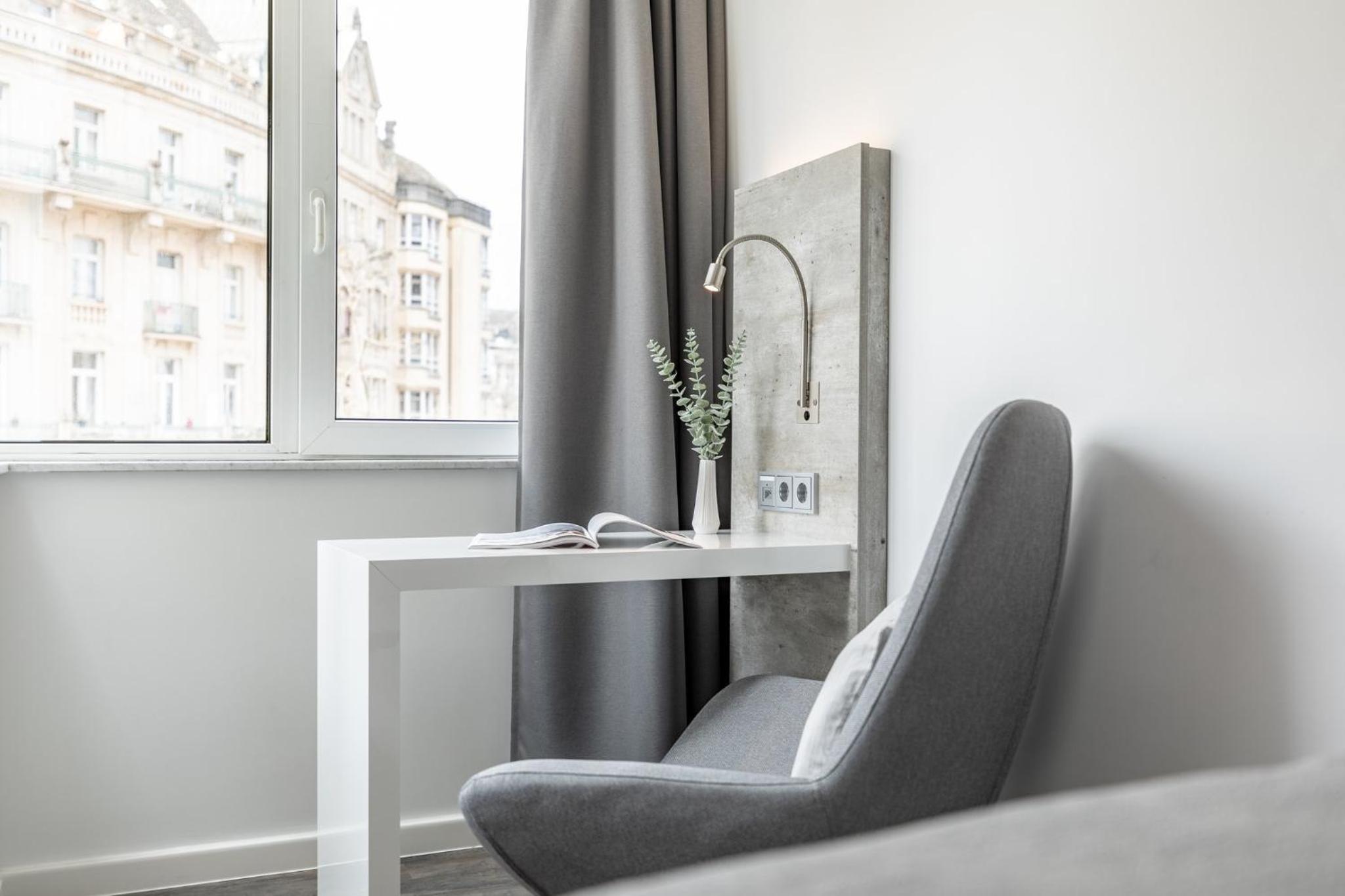 Standard Queen Room - Photo 6