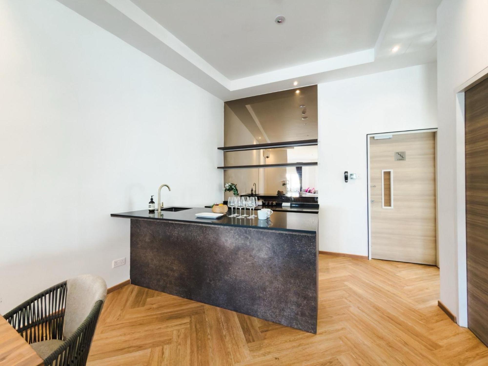 Three-Bedroom Premium Apartment with Balcony photo 1
