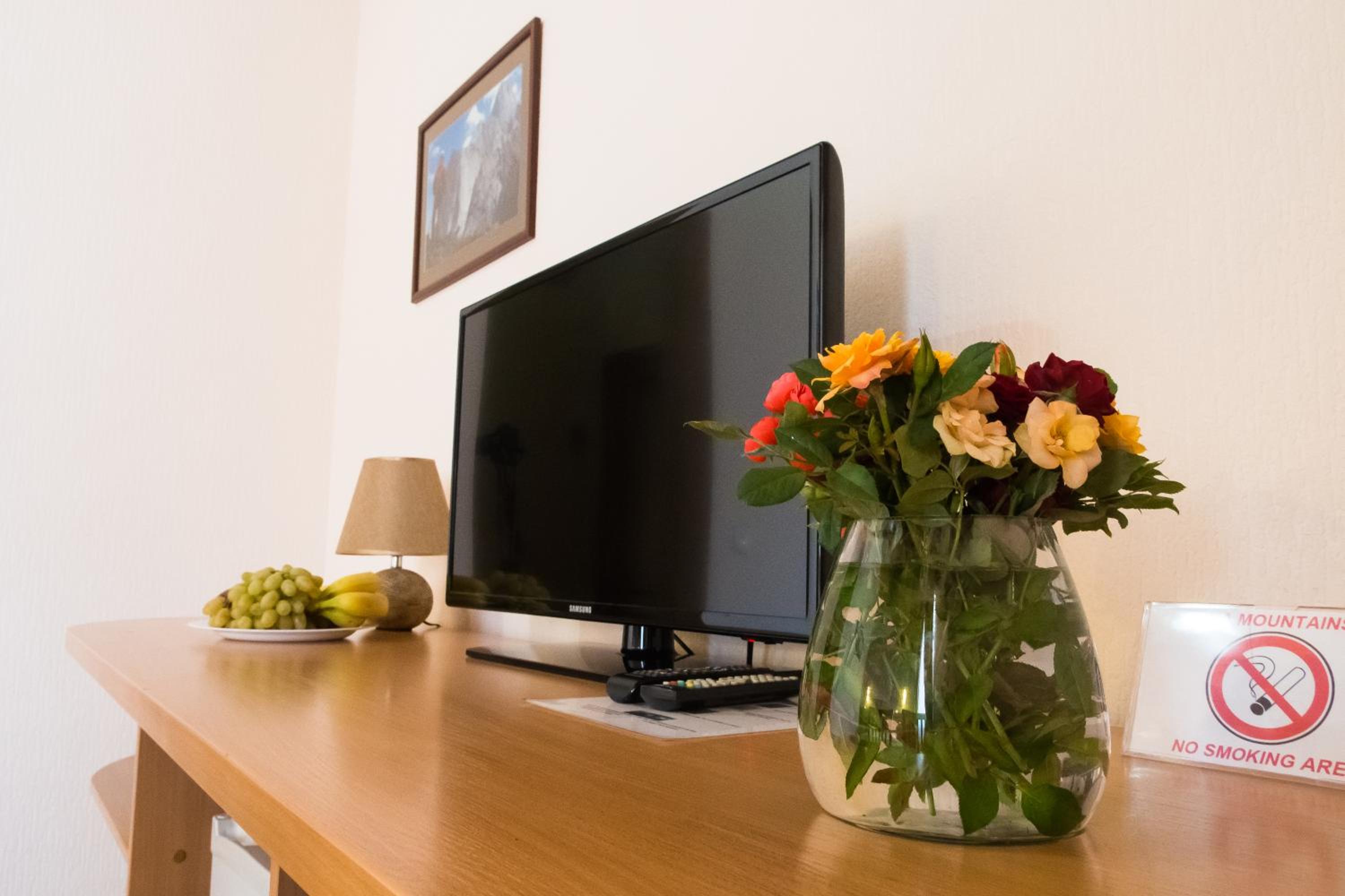 Standard Double or Twin Room - Photo 7