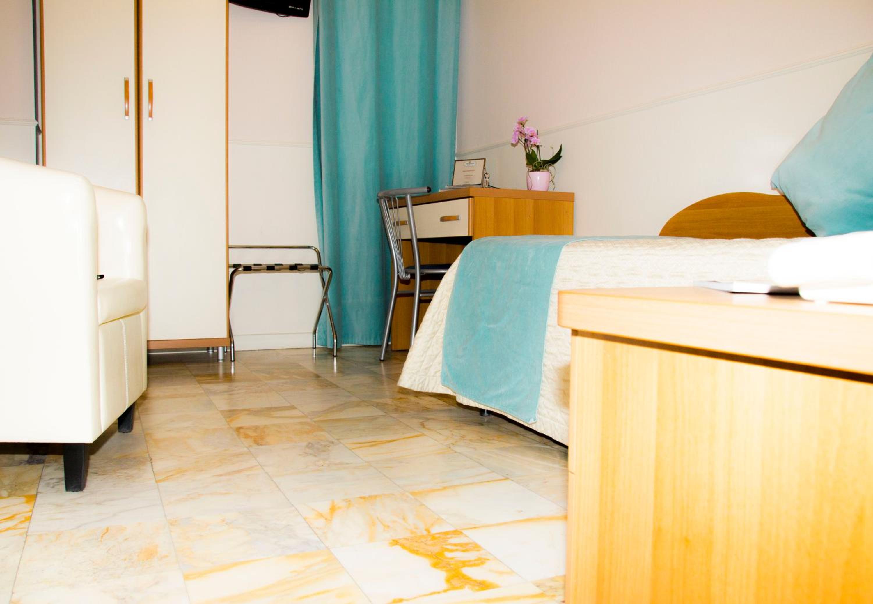 Single Room photo 3