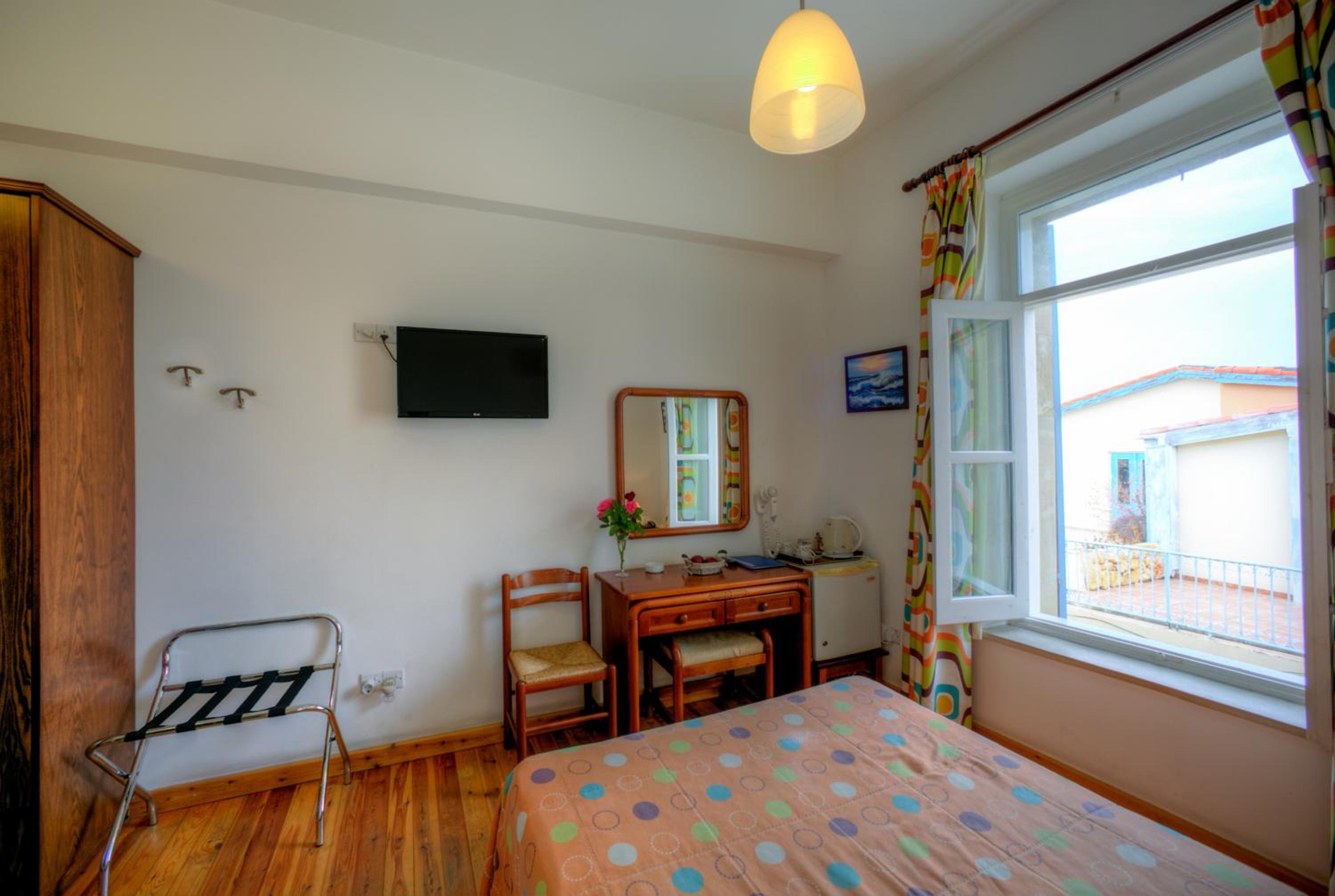 Double Room - Photo 20