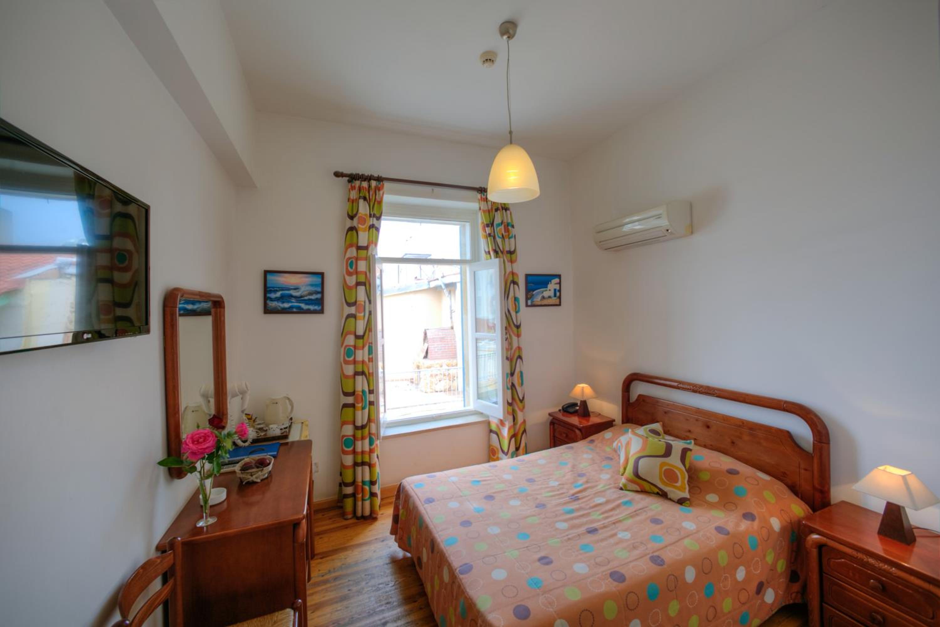 Double Room - Photo 12