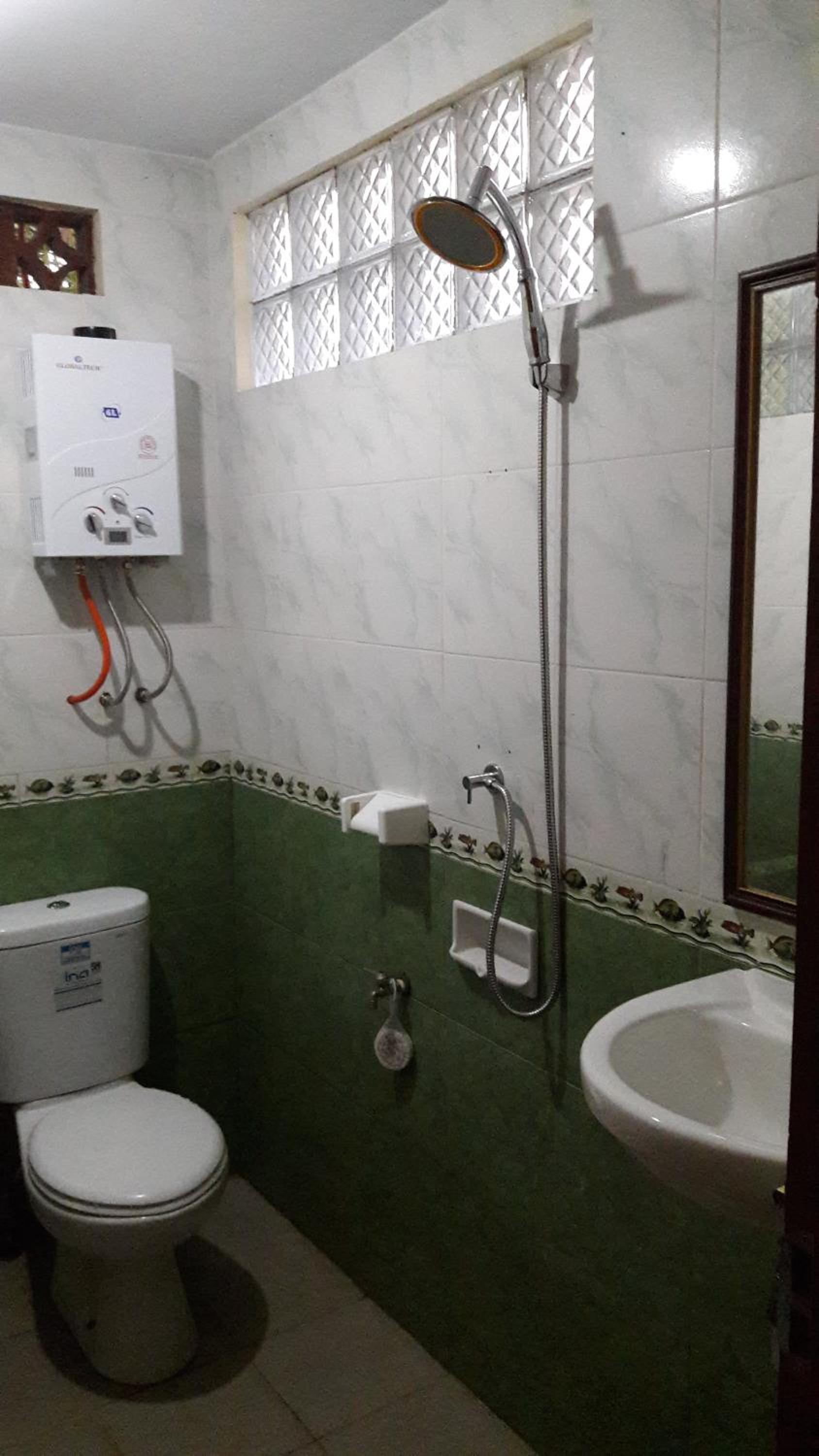 Double Room with Private Bathroom - Photo 3