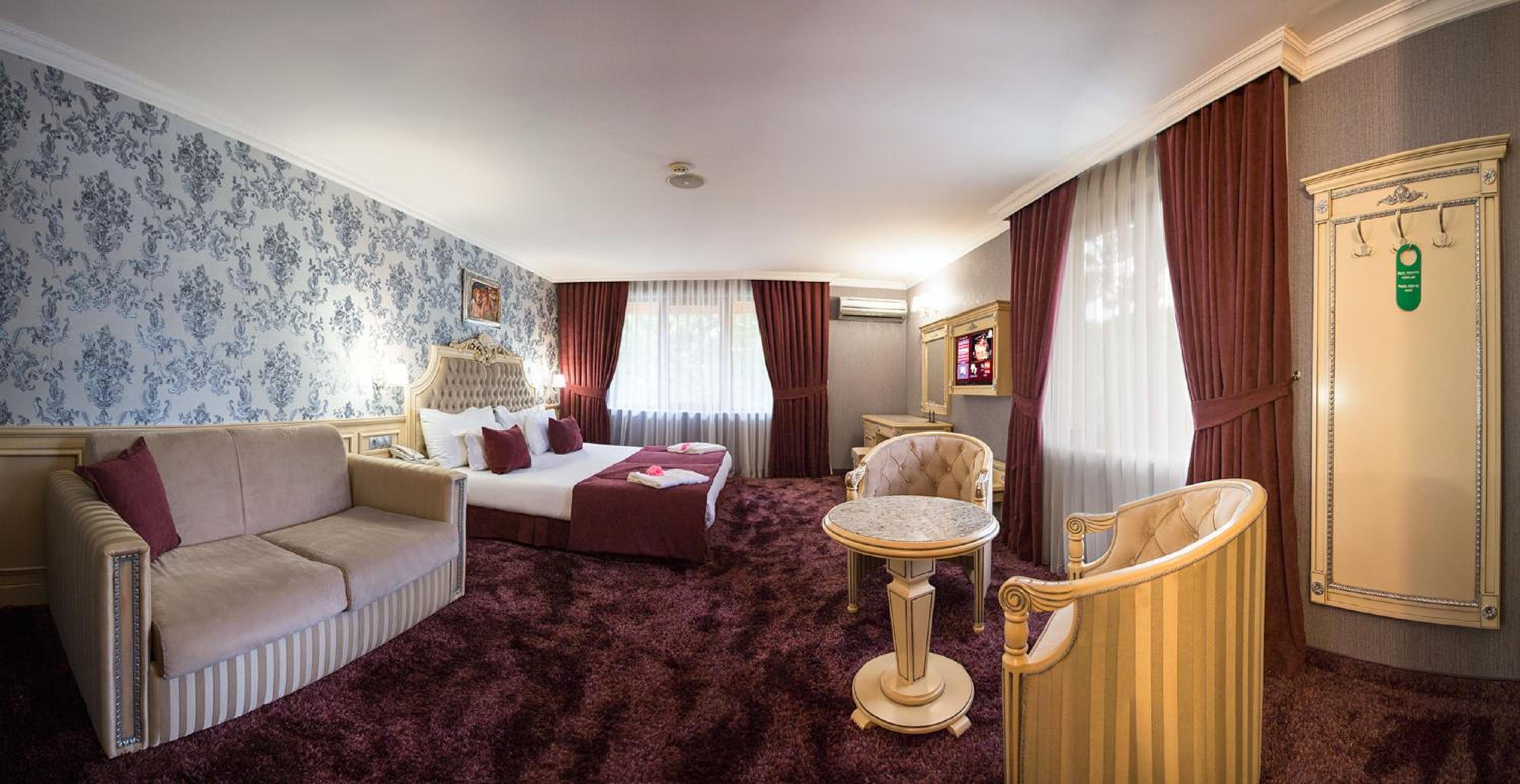 Deluxe Double Room (2 Adults + 2 Children up to 10 years old) - Photo 4