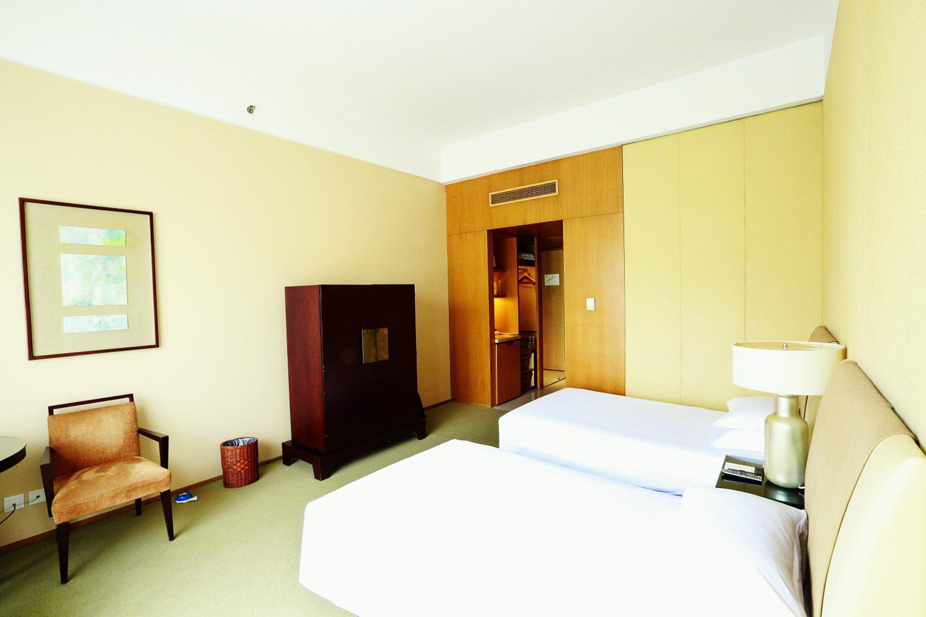 Twin Room with Garden View - Photo 3