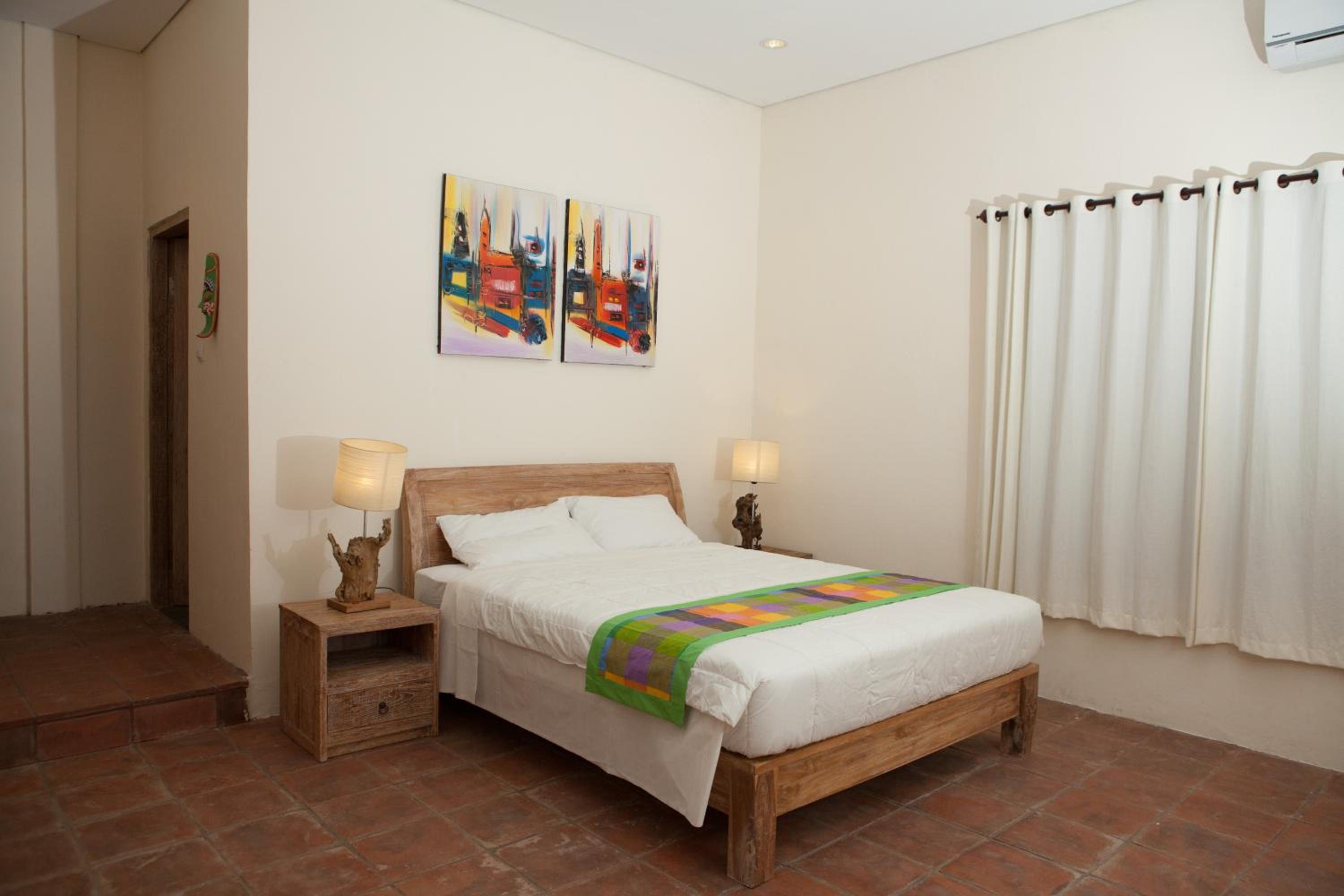 Double Room with Balcony - Photo 5