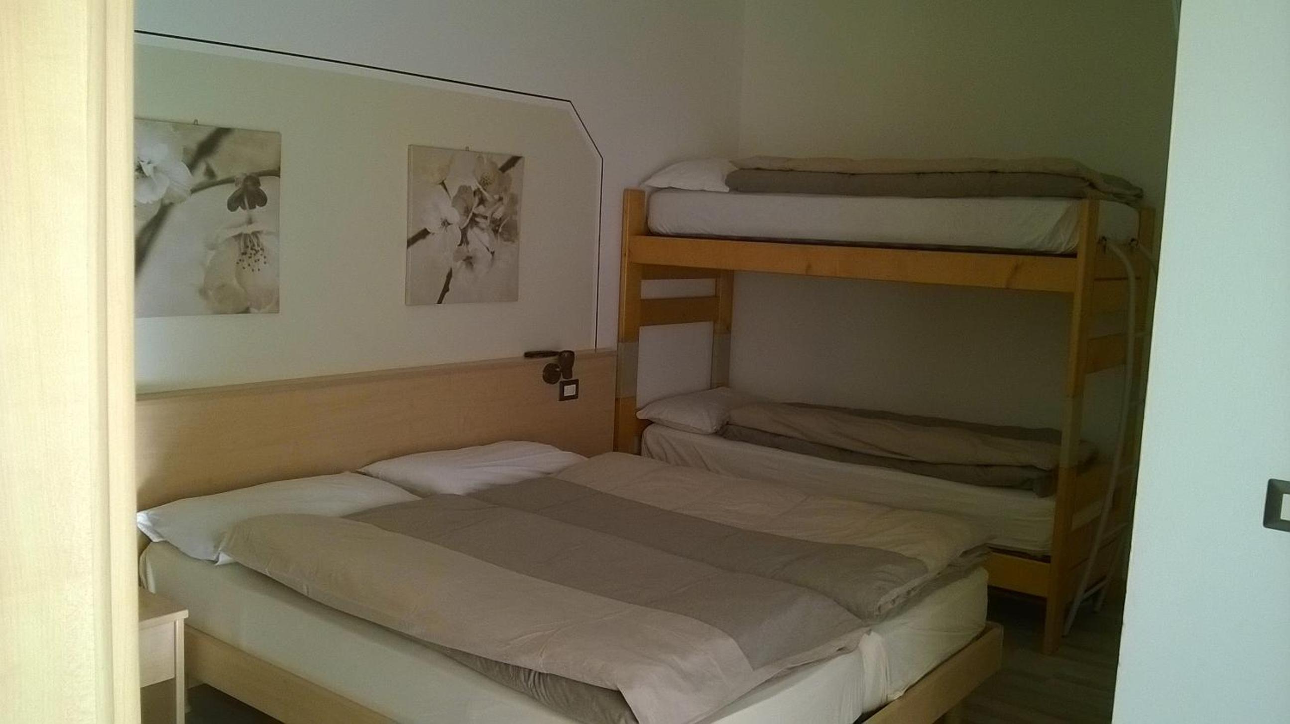 Double Room with Private Bathroom photo 2