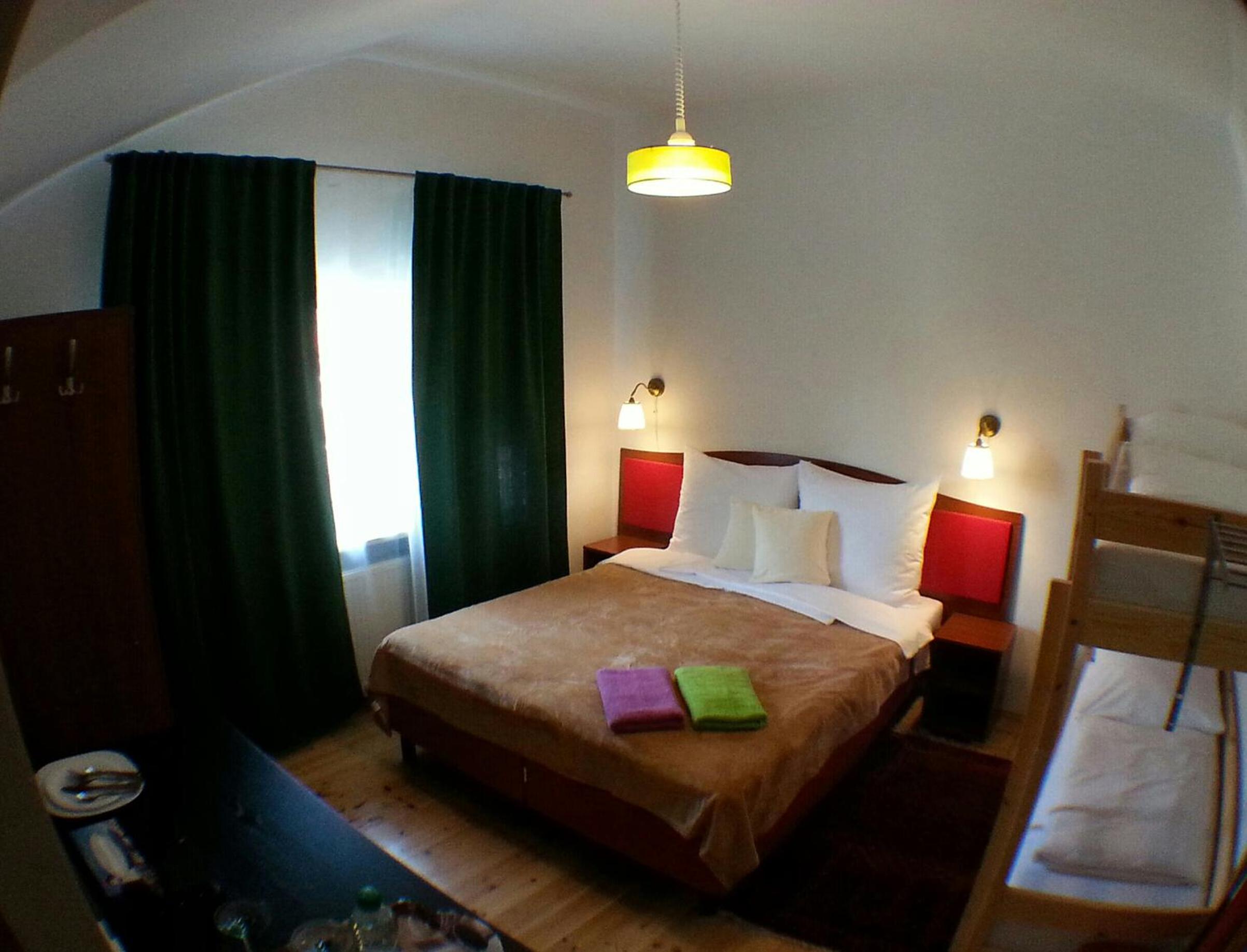 Economy Triple Room photo 1