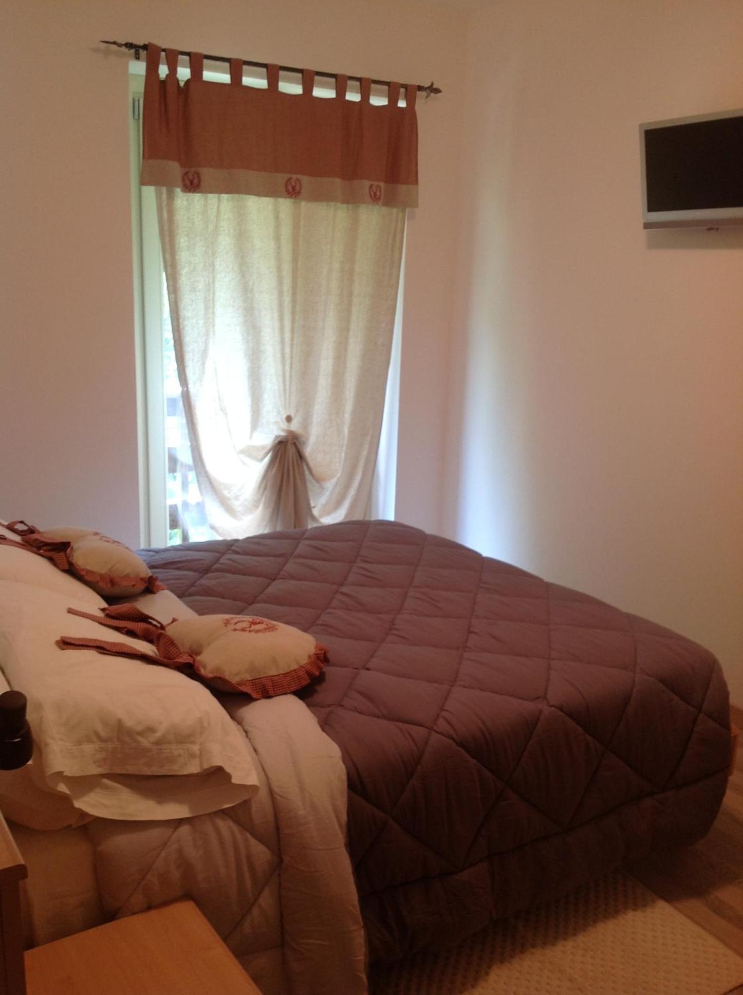 Large Double Room photo 1