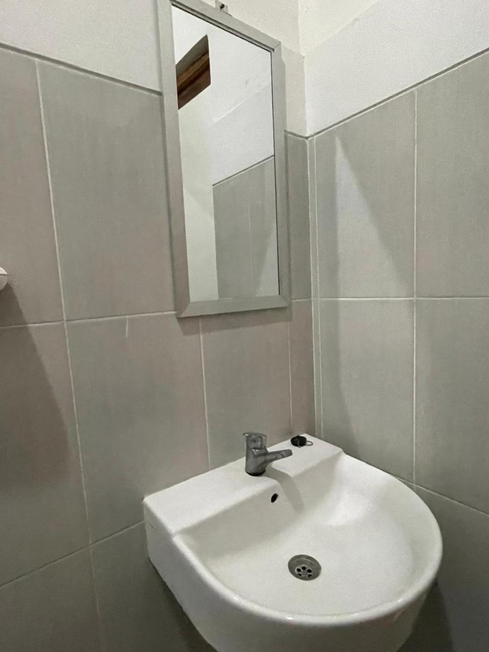 Family Room with Private Bathroom photo 2