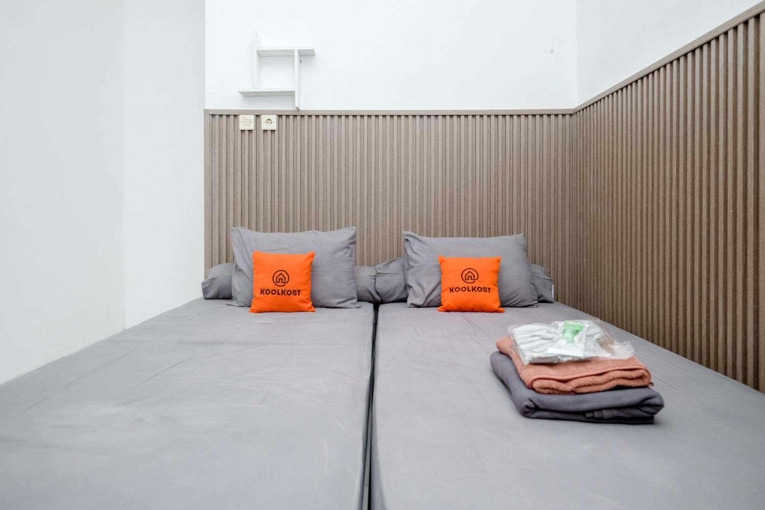 Standard Twin Room - Photo 8