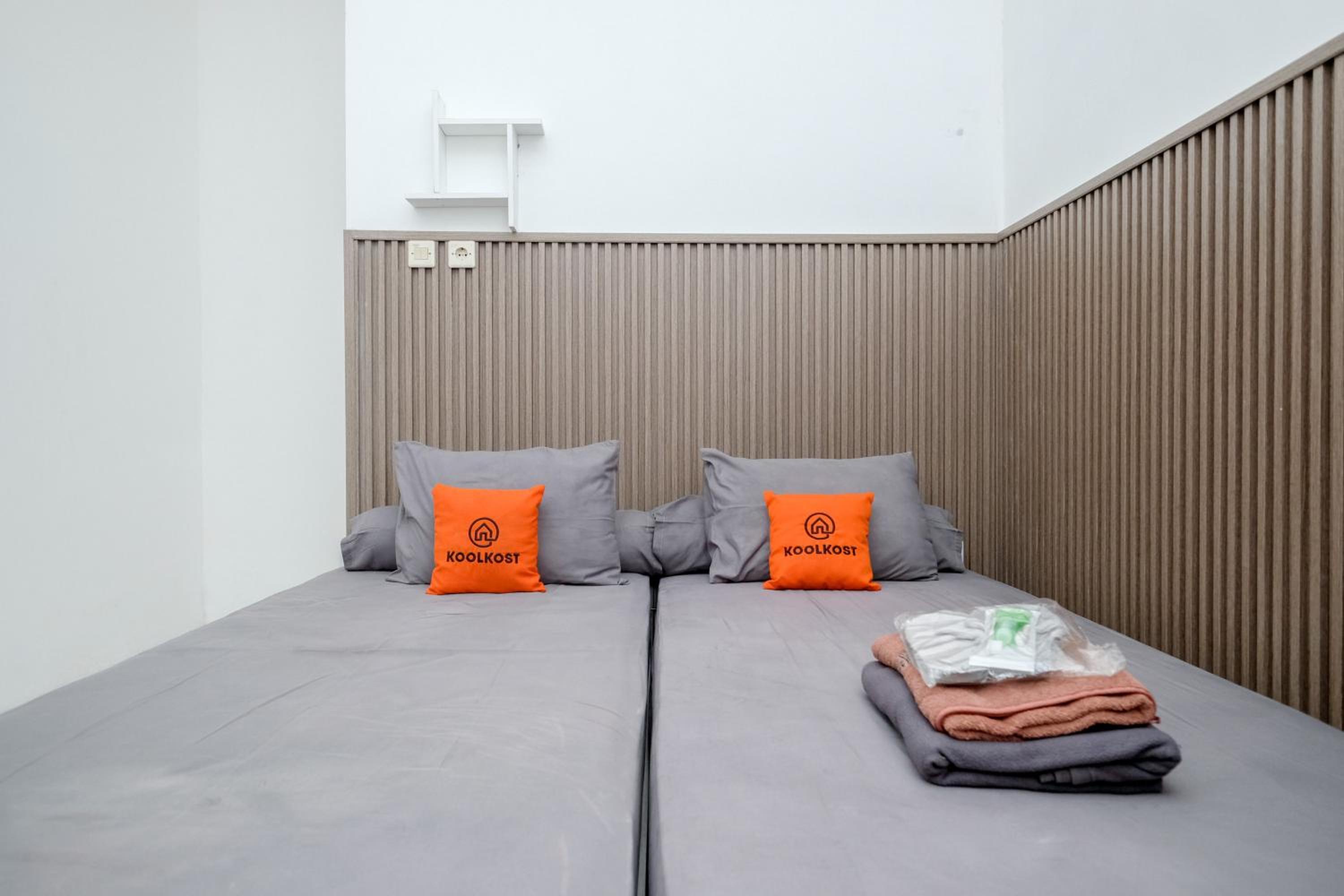 Standard Twin Room - Photo 3