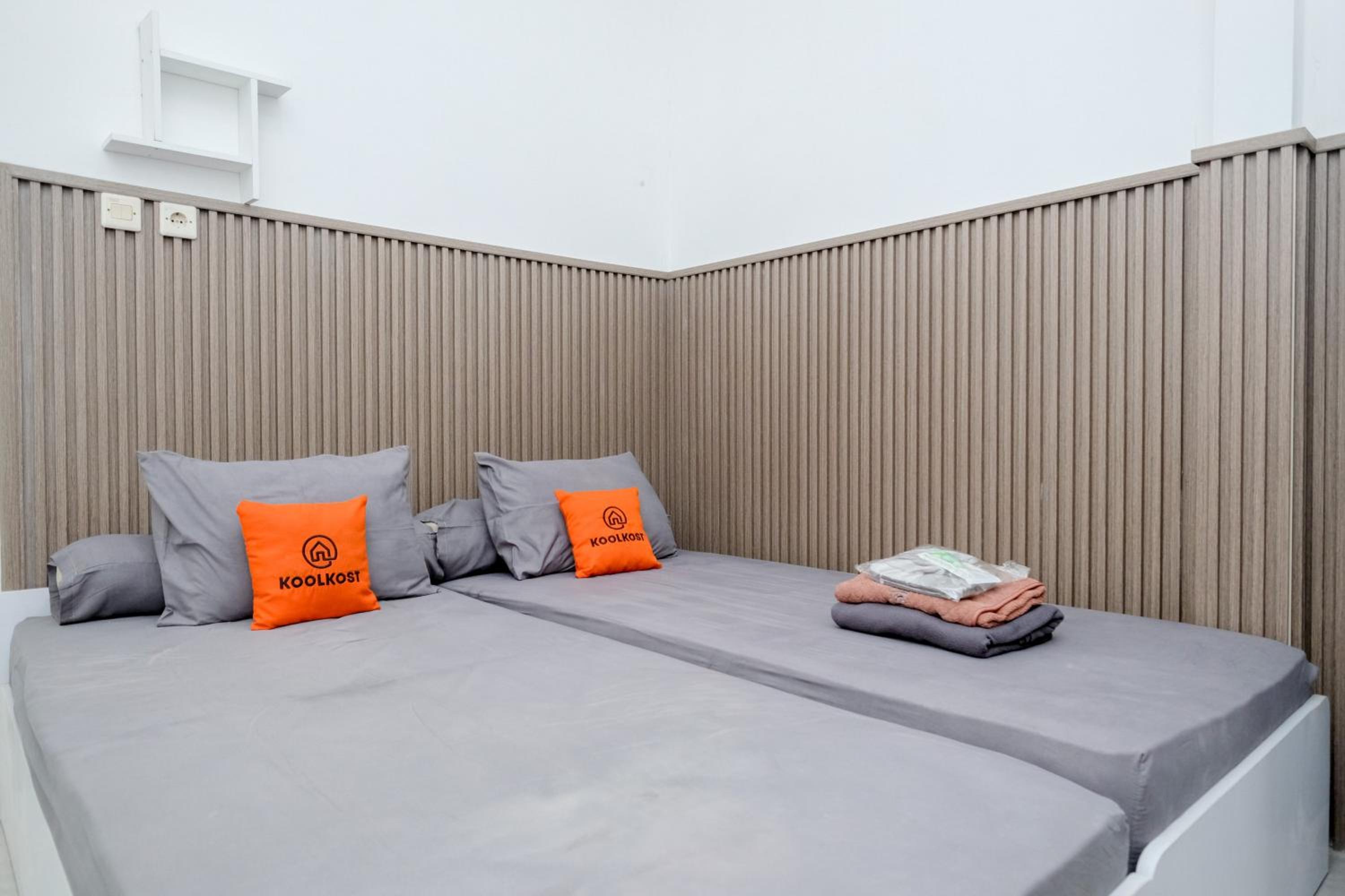 Standard Twin Room - Photo 6