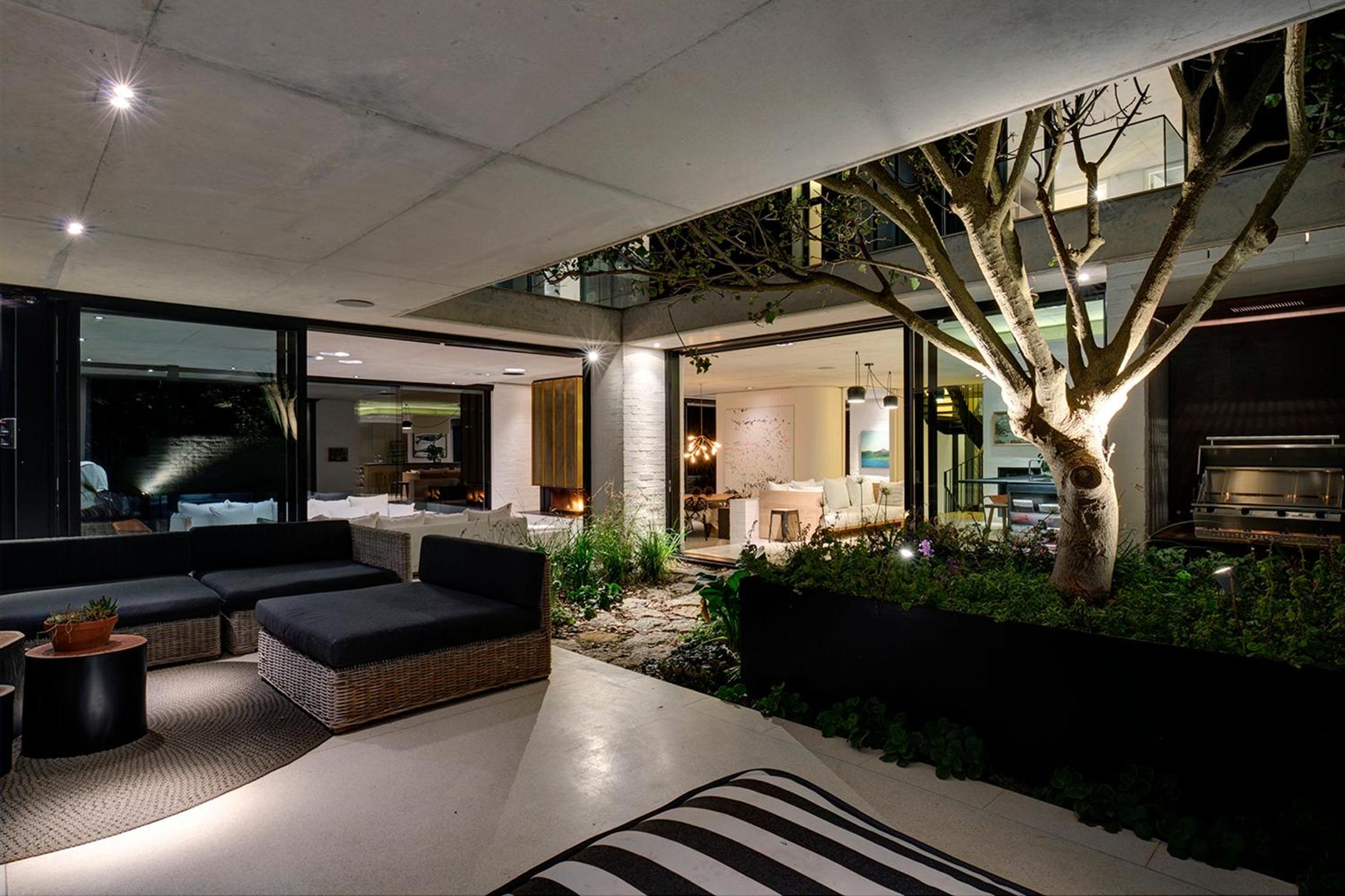 Five-Bedroom Villa with River Views photo 2