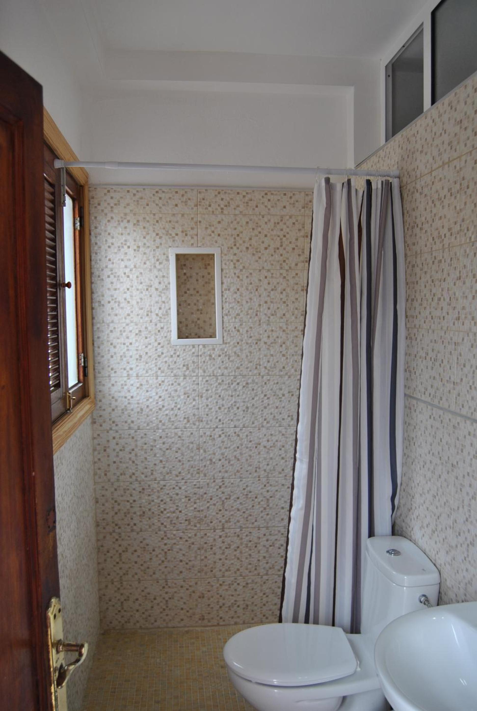 Budget Double Room with Shared Bathroom photo 3