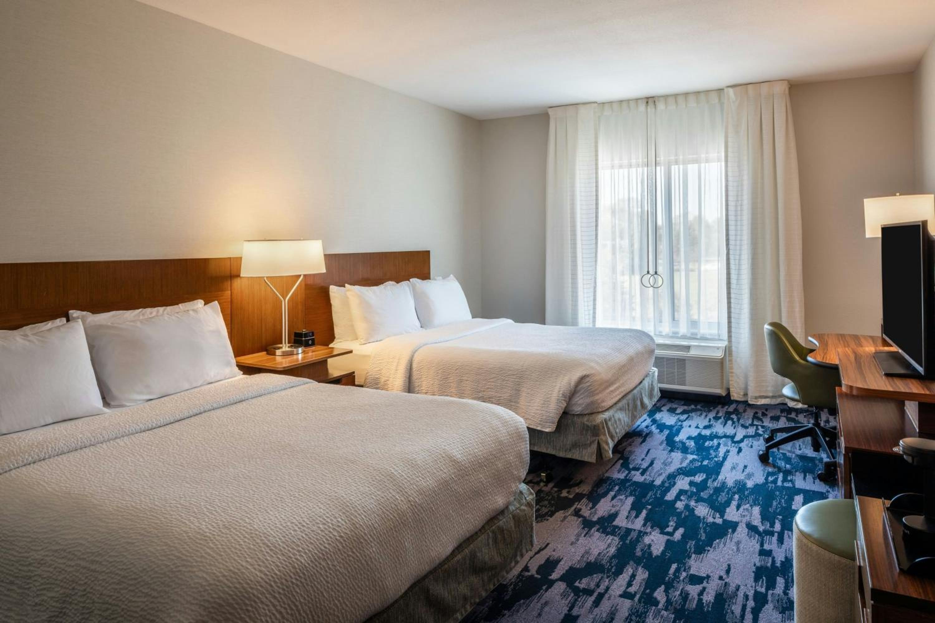 Queen Room with Two Queen Beds - Hearing Accessible