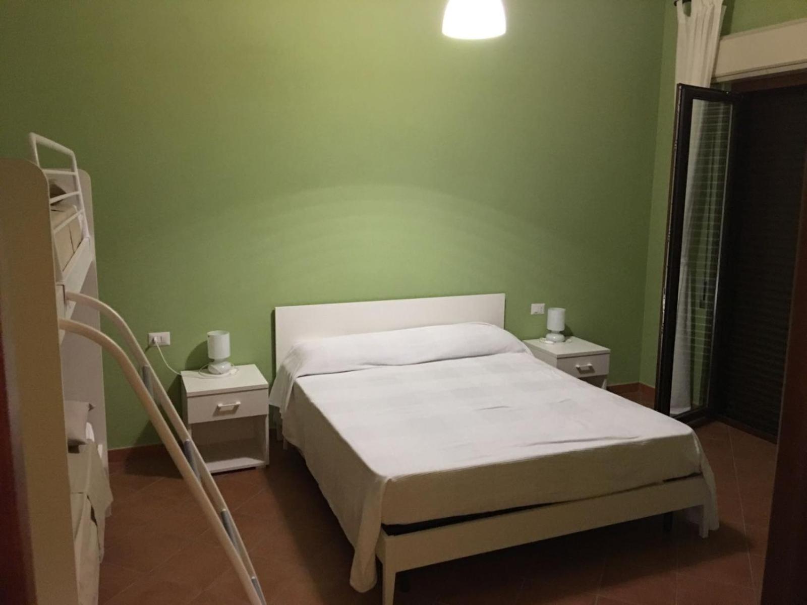 Large Double Room photo 3