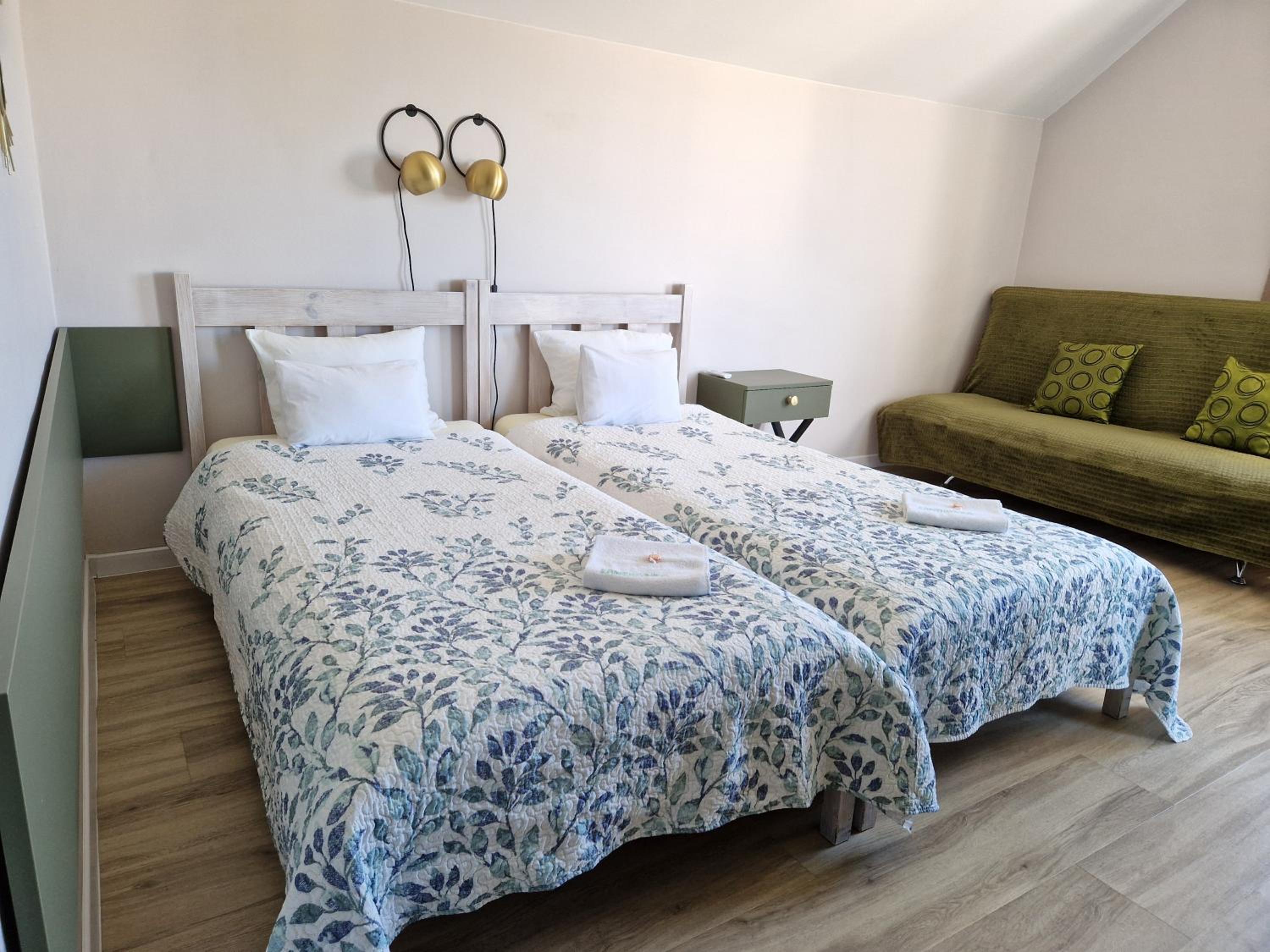 Quadruple Room with Balcony photo 3