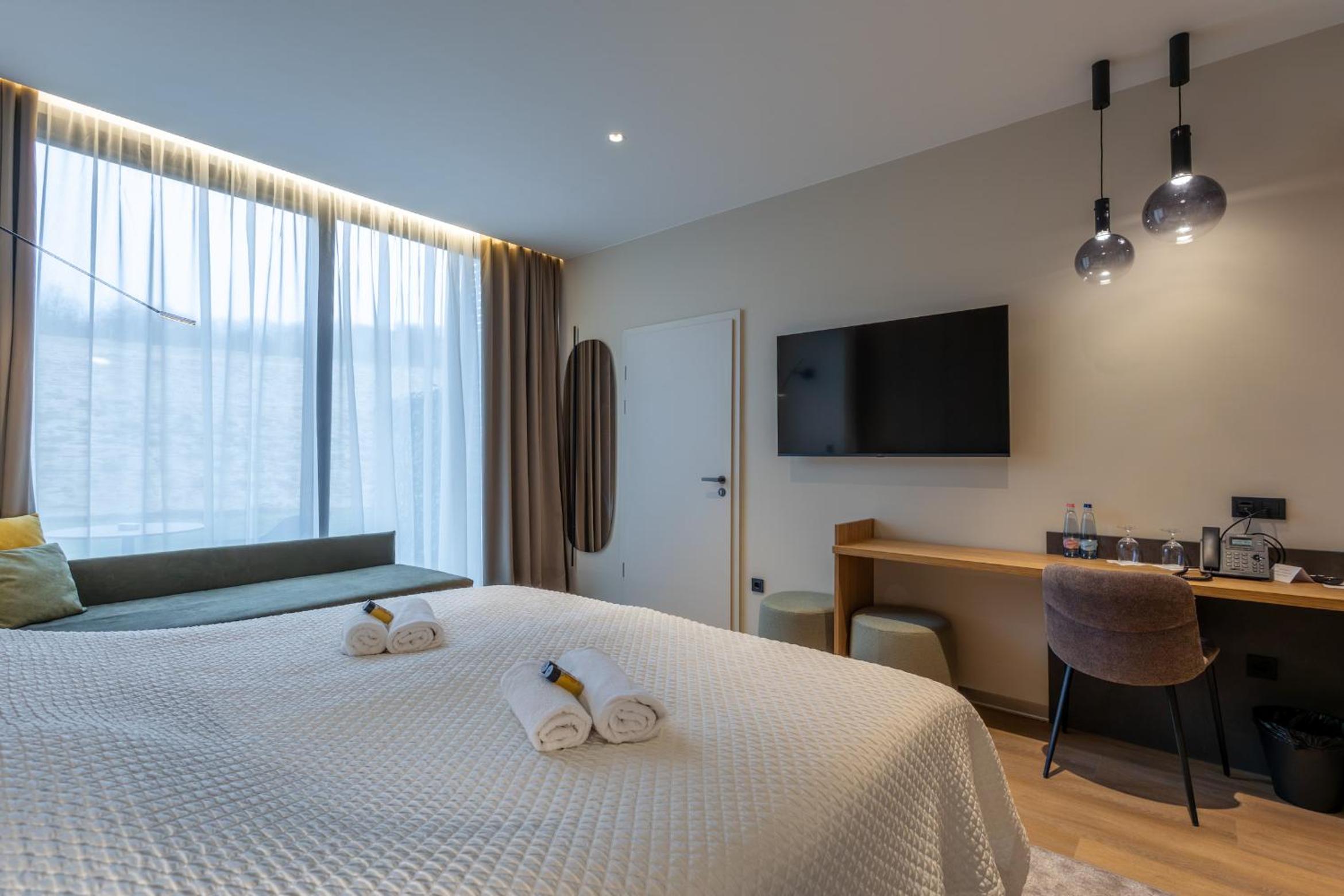 Superior Queen Room with Two Queen Beds photo 2