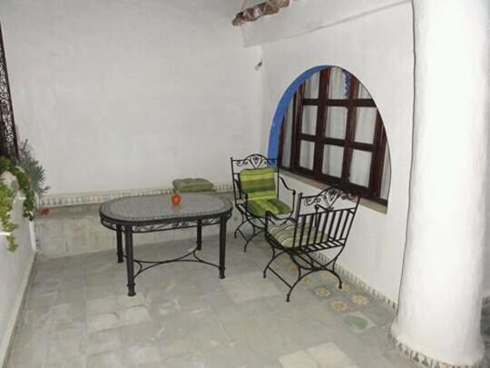 Apartment with Terrace - Photo 6