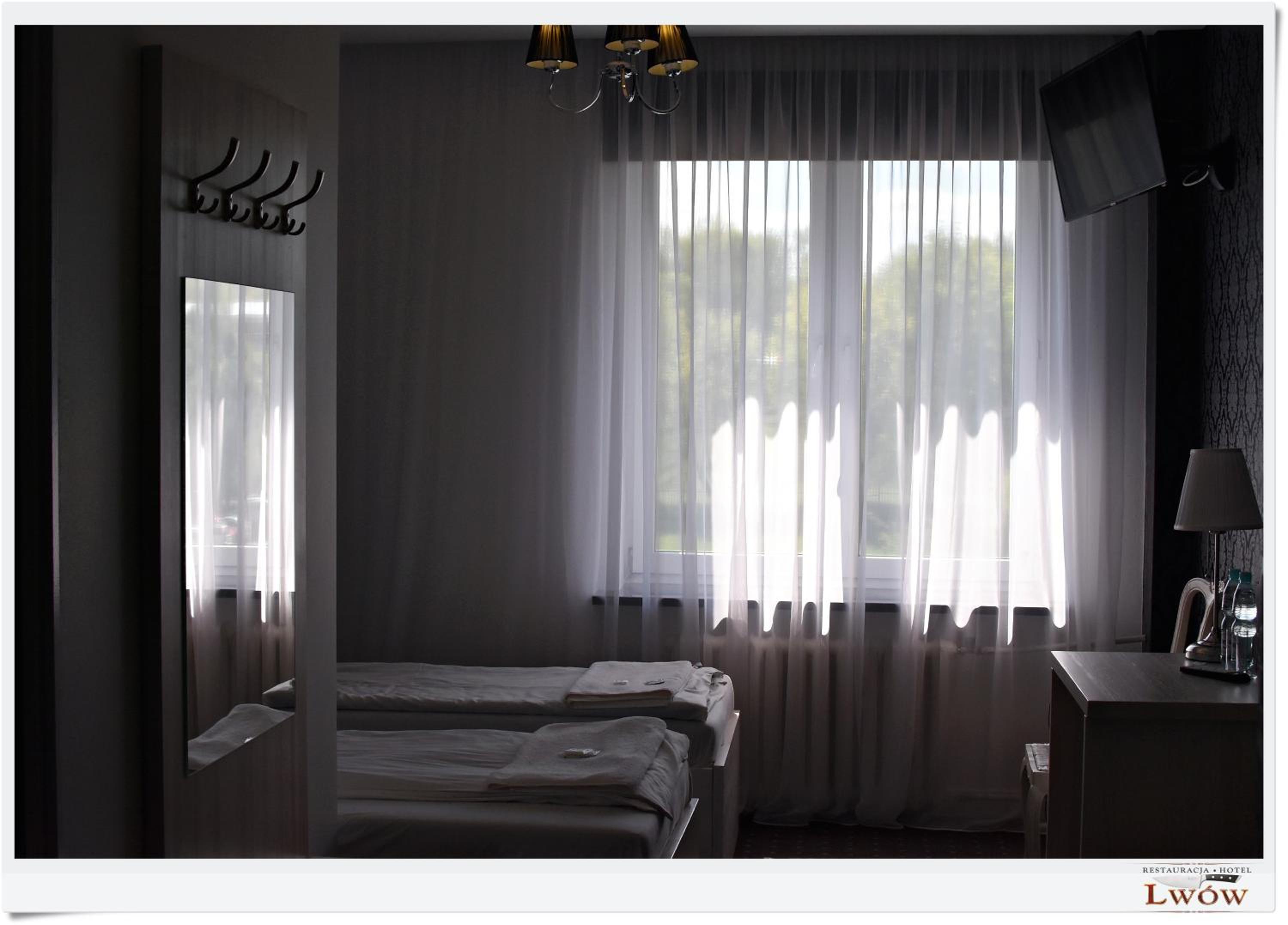 Twin Room - Photo 4