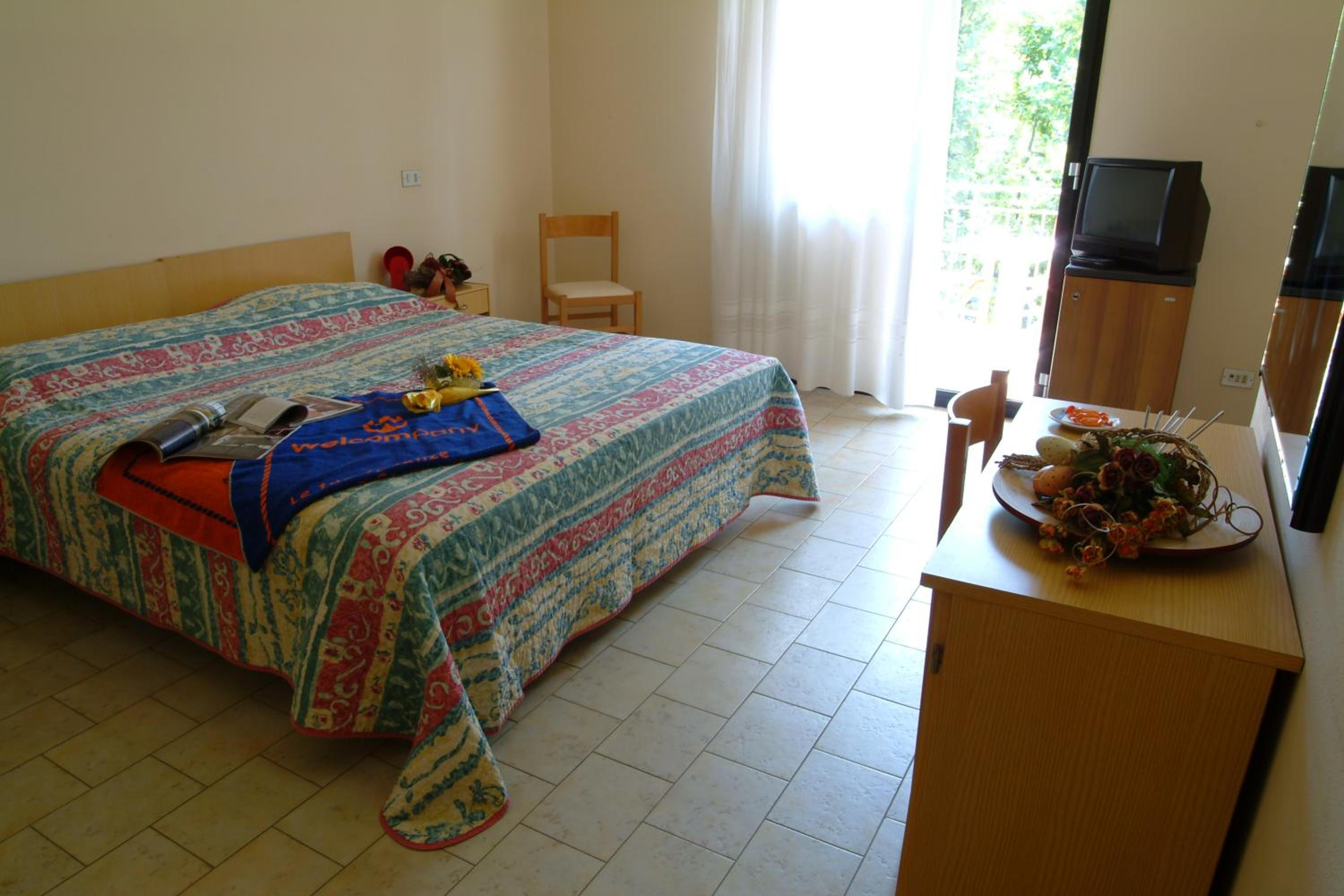 Economy Double Room photo 2