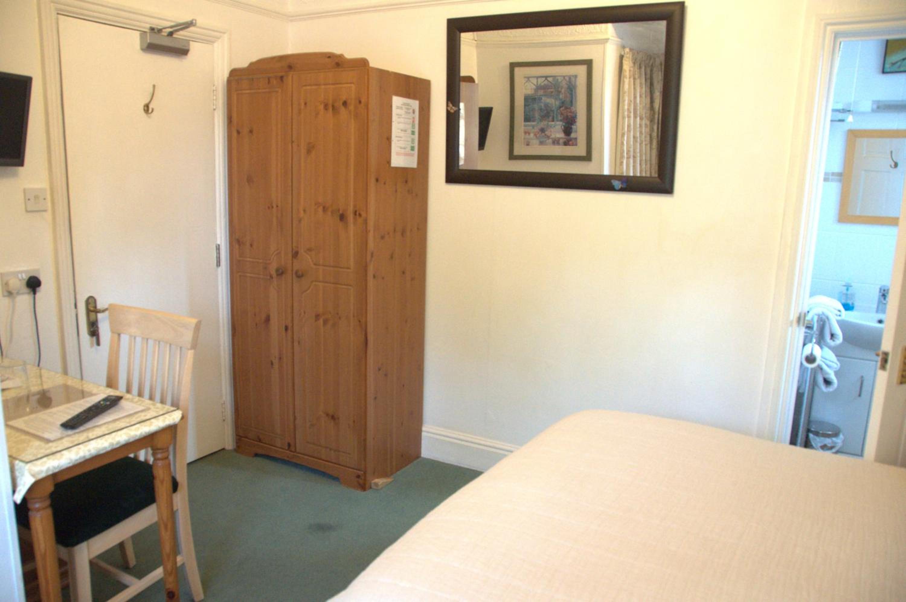 Economy Double Room photo 3