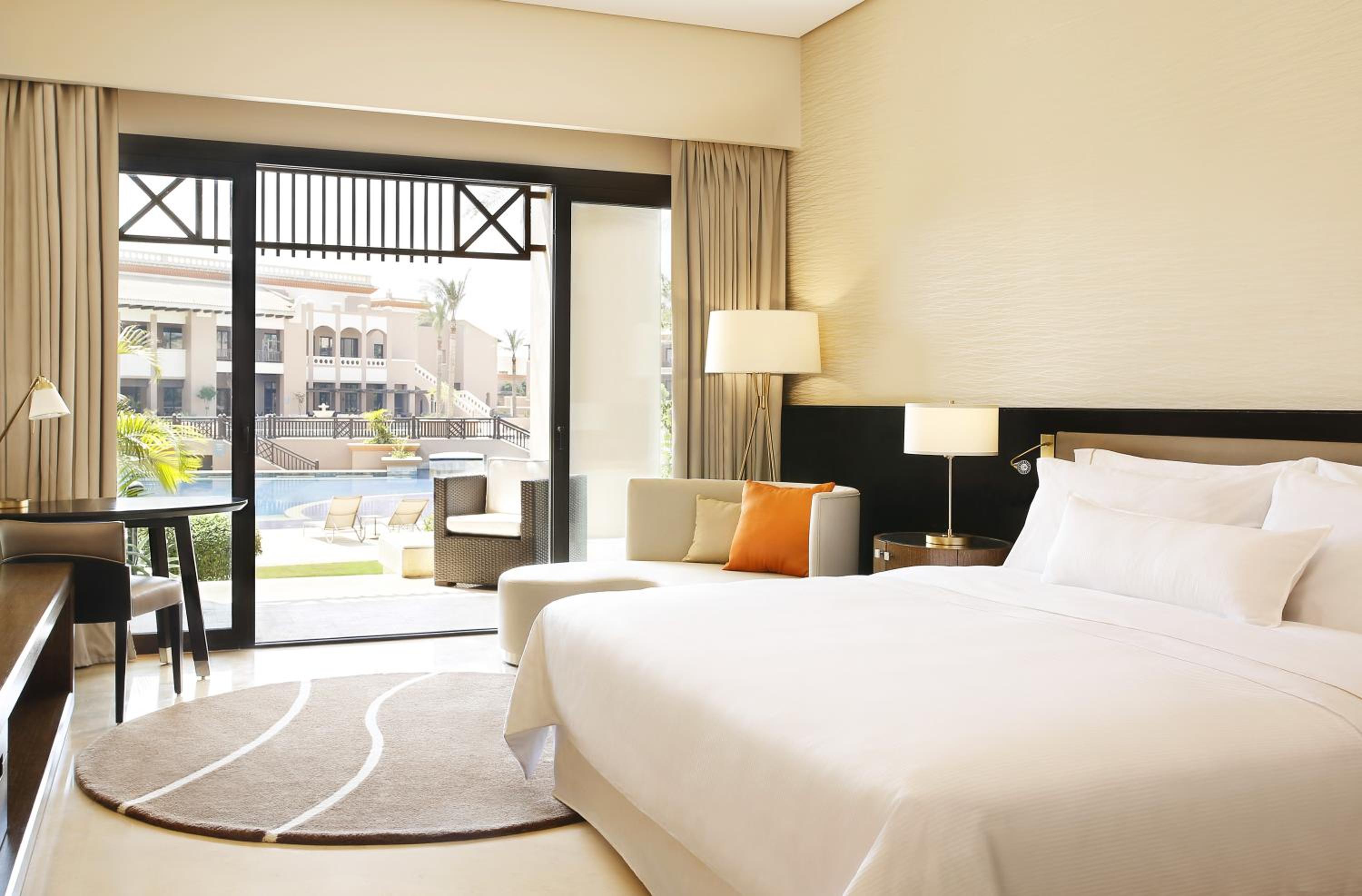 Westin Suite, 1 Bedroom Suite, 1 King, Resort view, Poolside