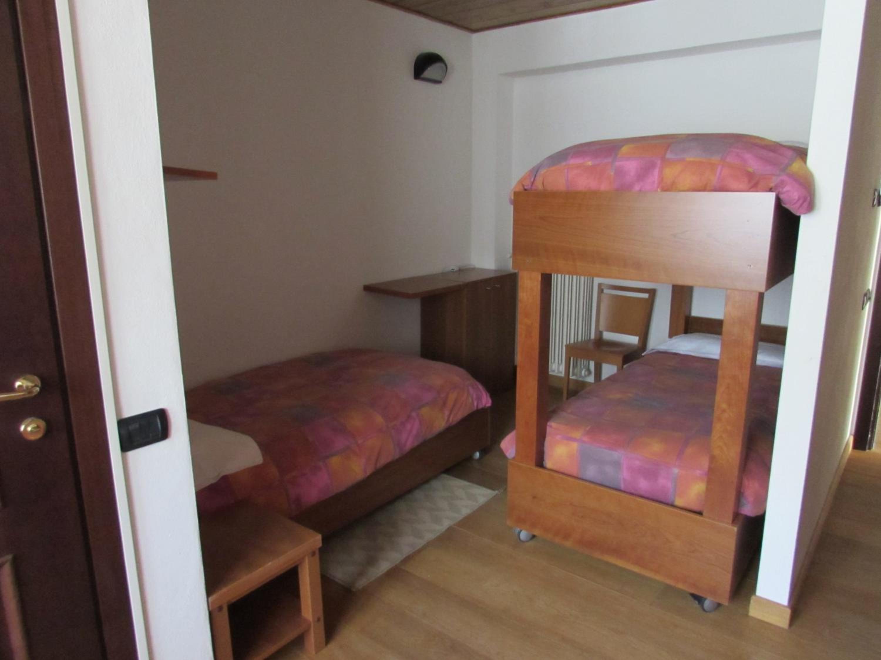 Single Bed in Mixed Dormitory Room photo 1