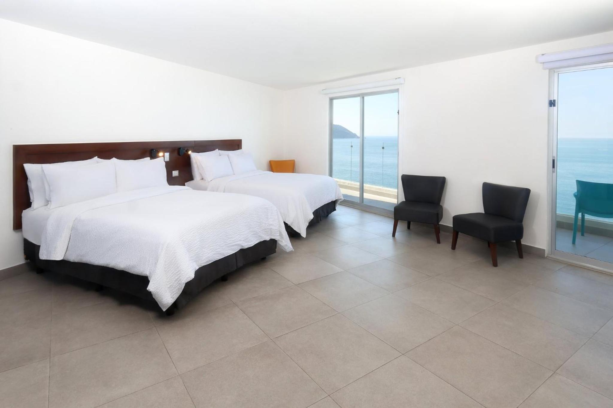 Queen Suite - Ocean Front
