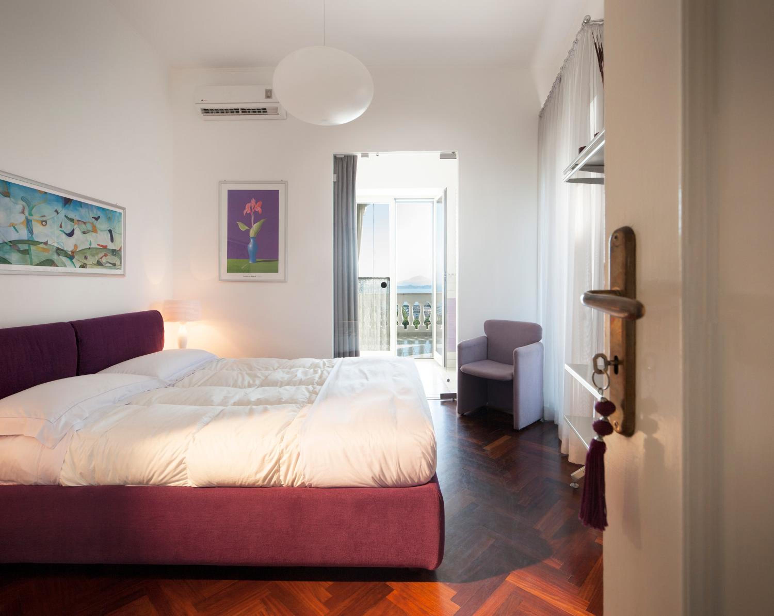 Deluxe Double Room with Balcony and Sea View photo 2