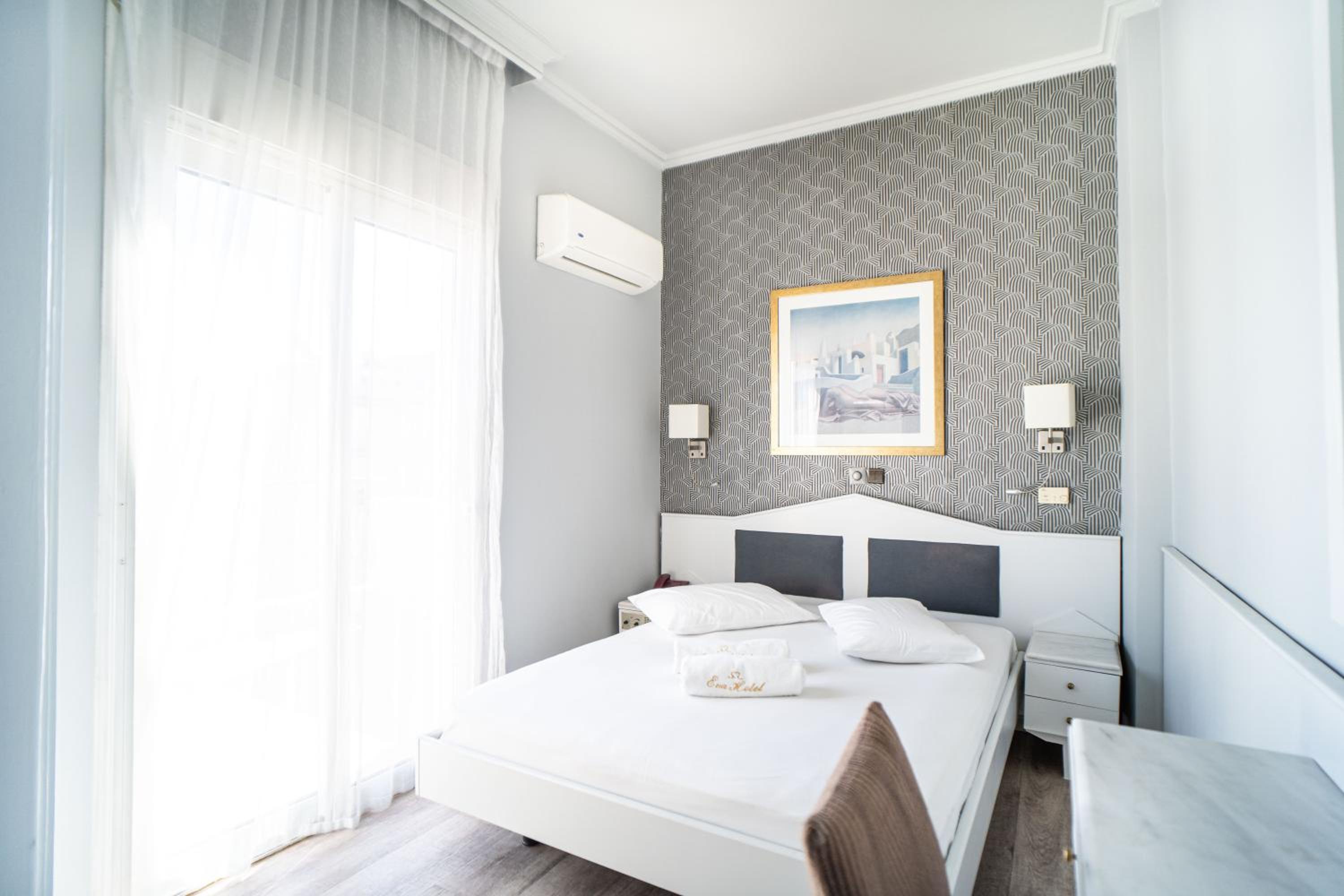 Small Double Room - Photo 3