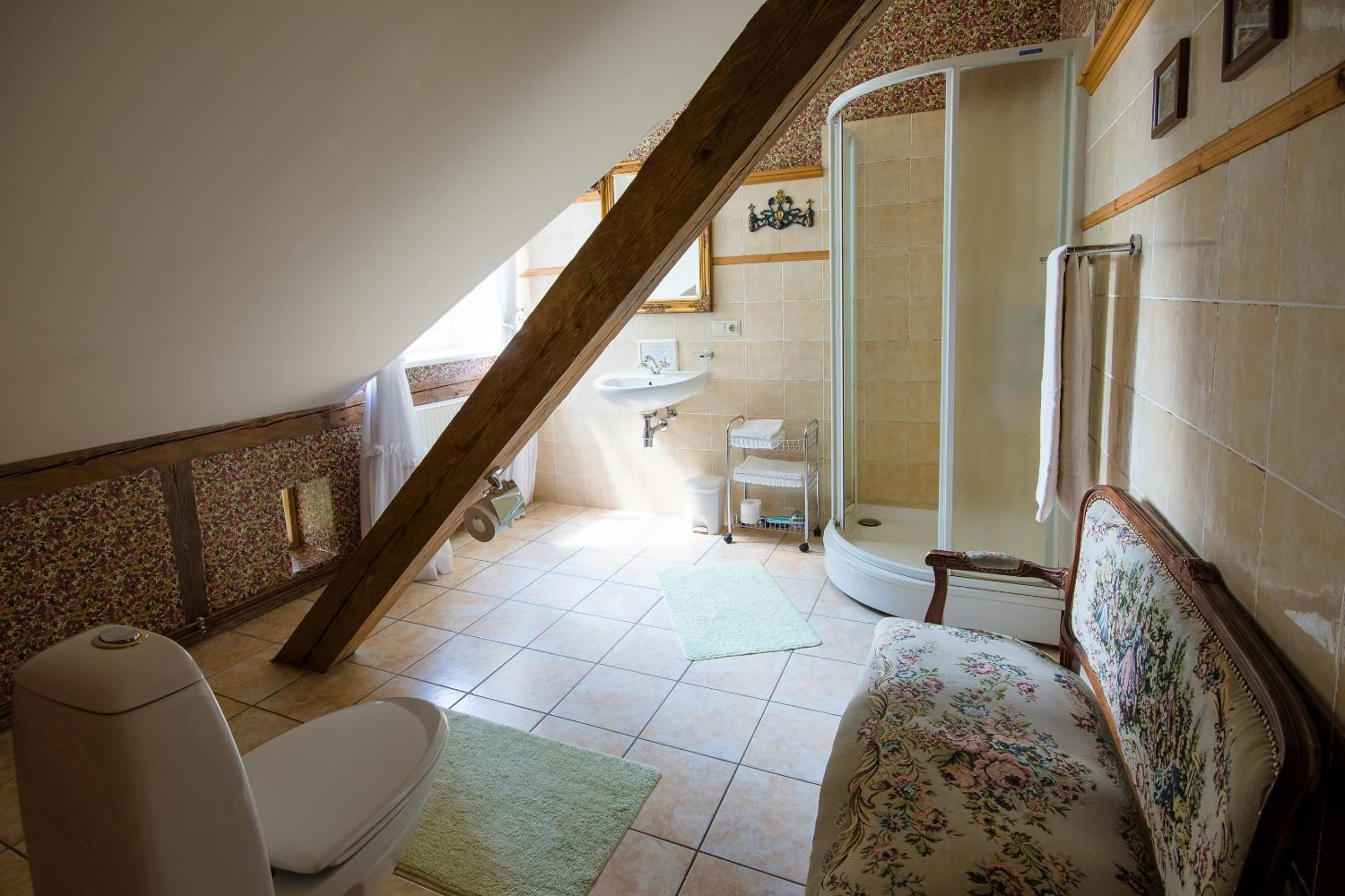 Suite - Photo 6