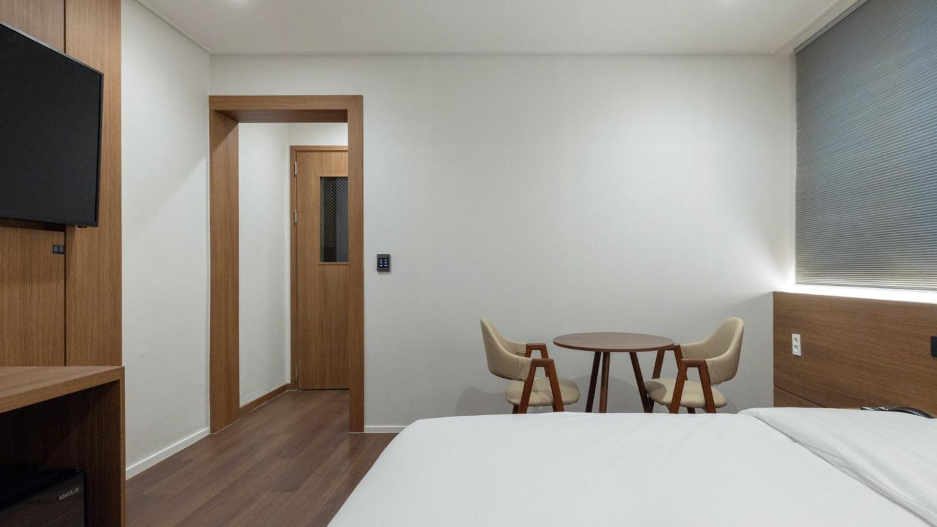 Dongbaek Standard Double Room photo 1