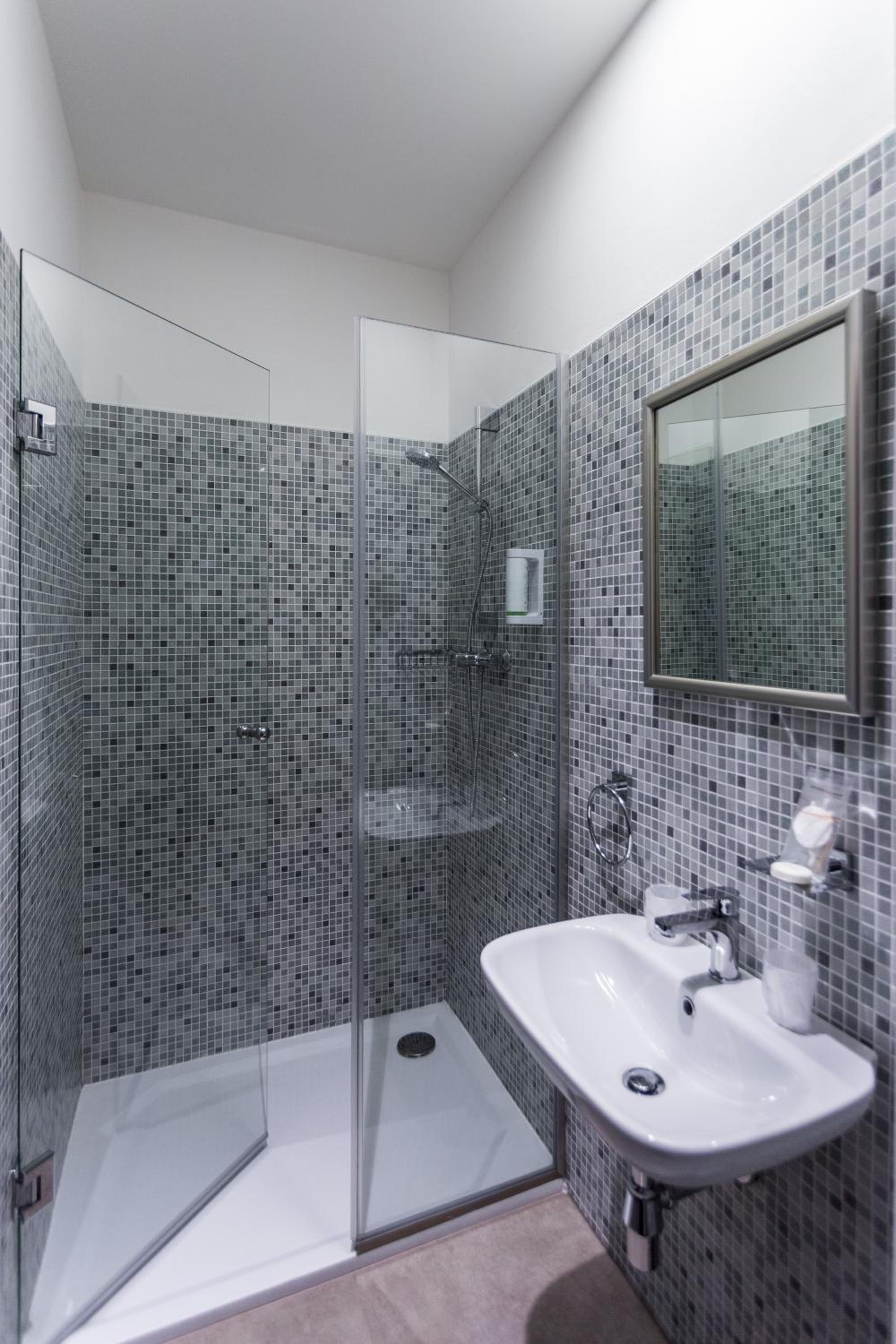 Standard Double or Twin Room photo 2
