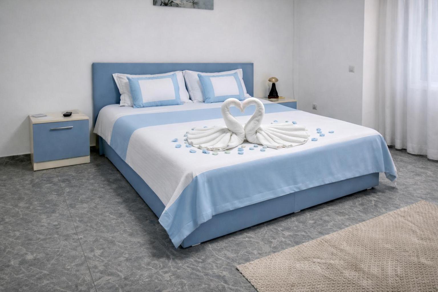 Deluxe Room (2 Adults + 1 Child) photo 2