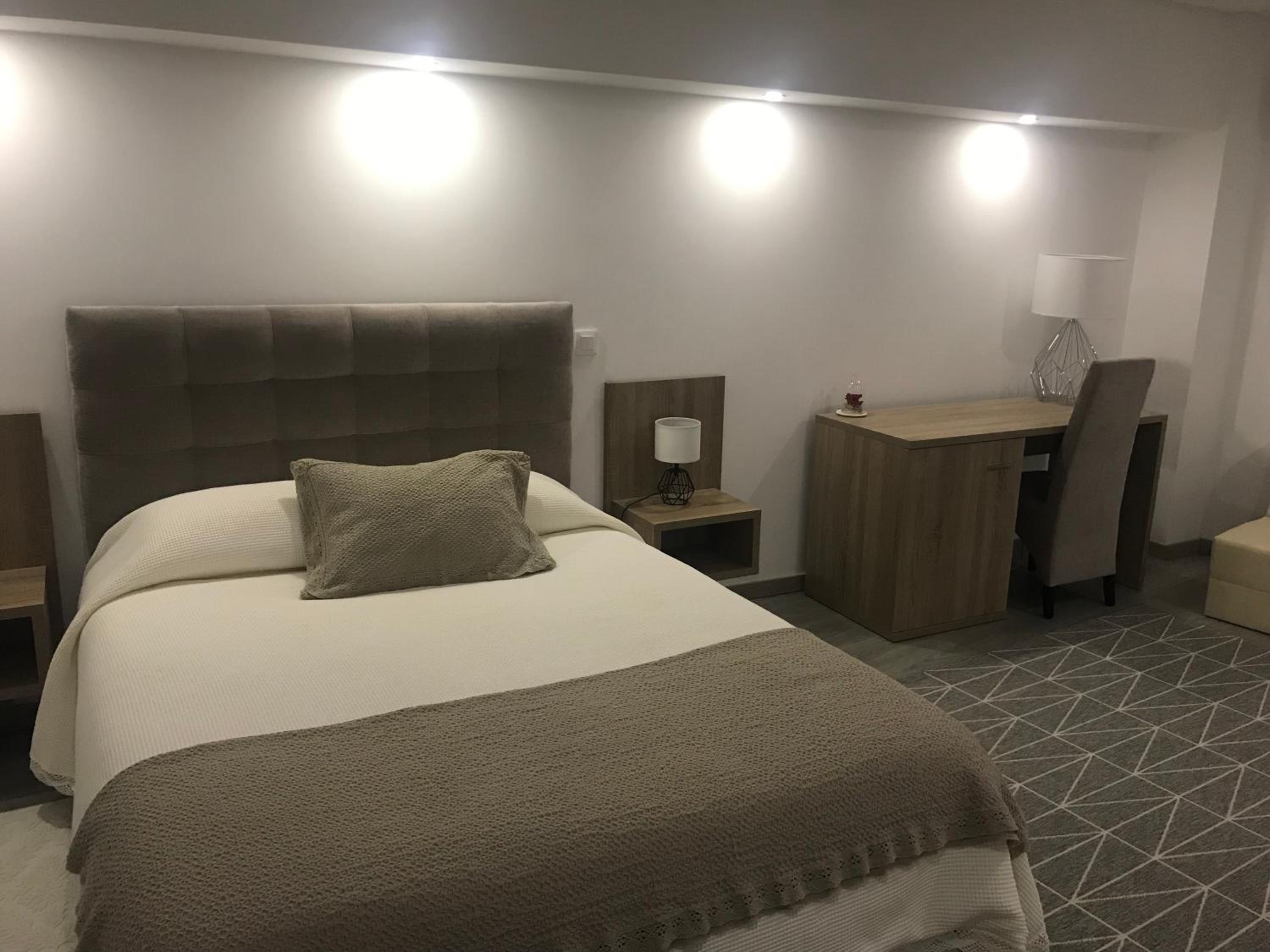 Large Double Room photo 1