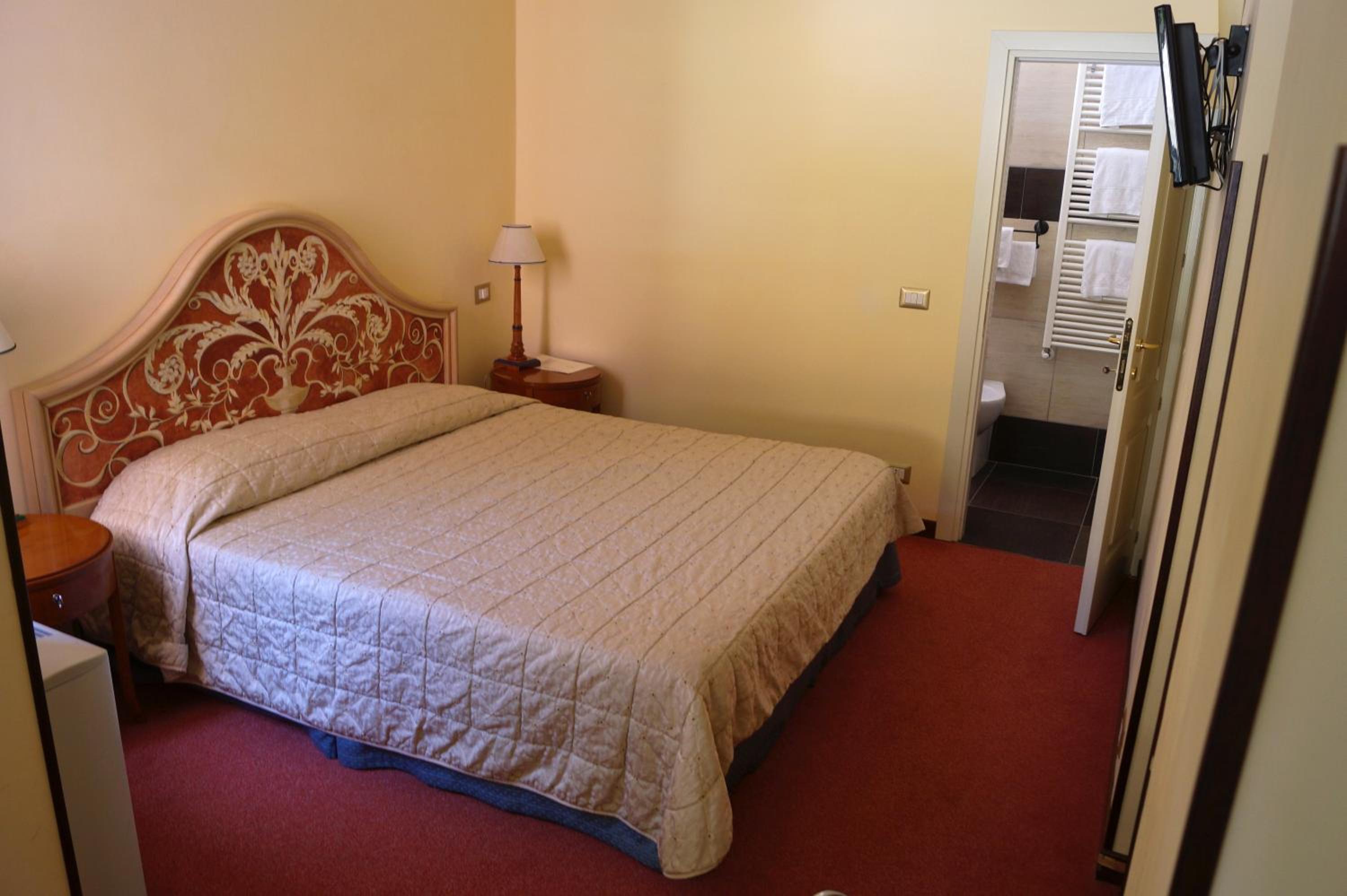 Family Room (2 Adults + 2 Children)