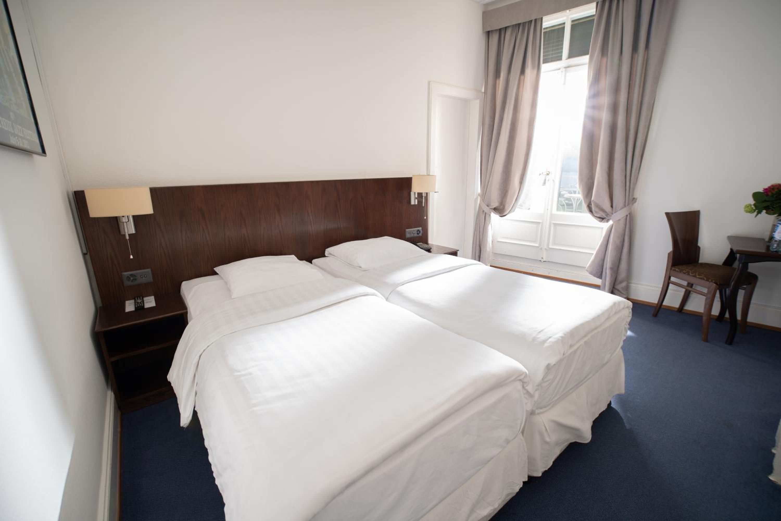 Economy Double Room photo 2