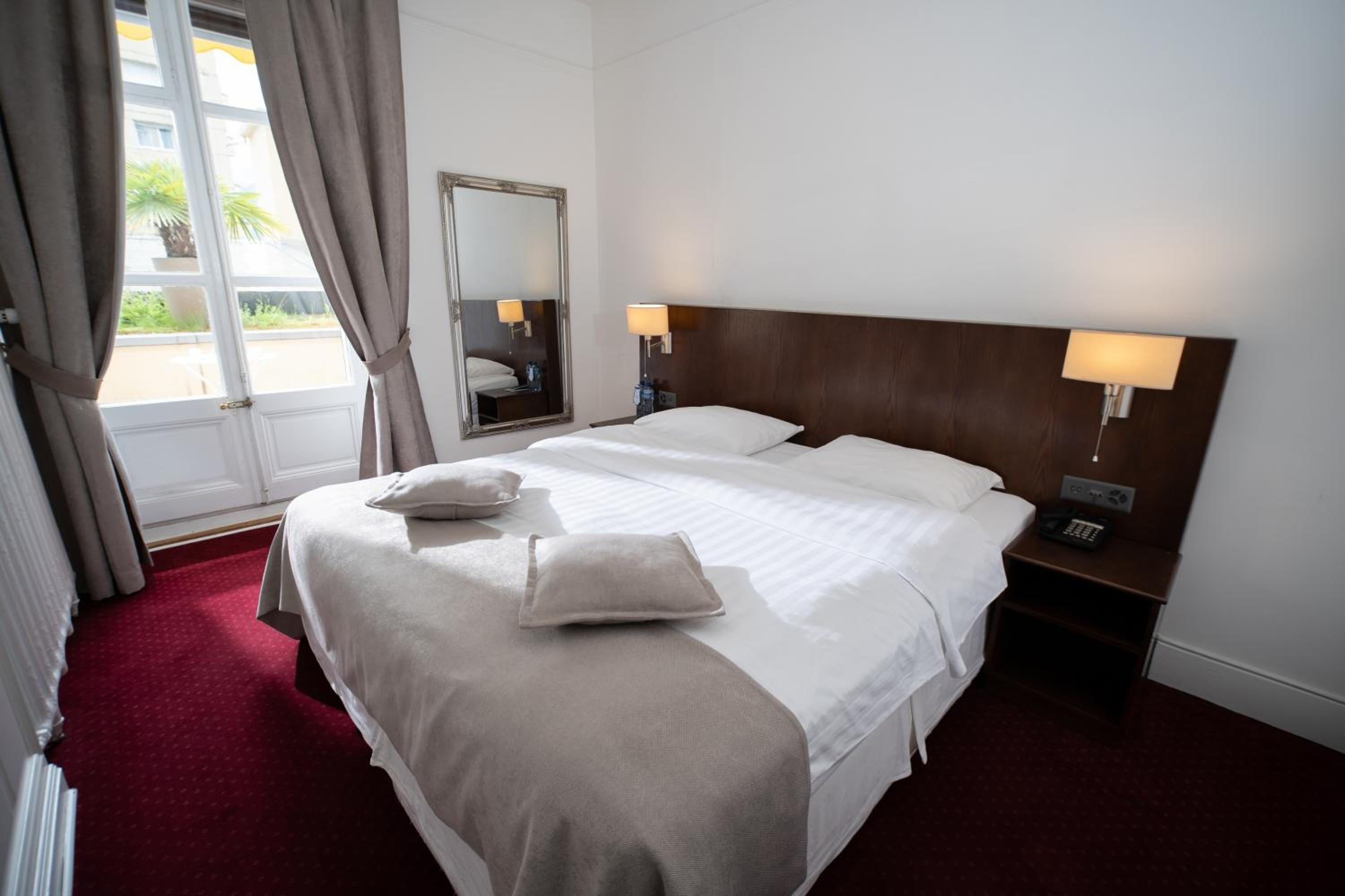 Economy Double Room with Balcony photo 2